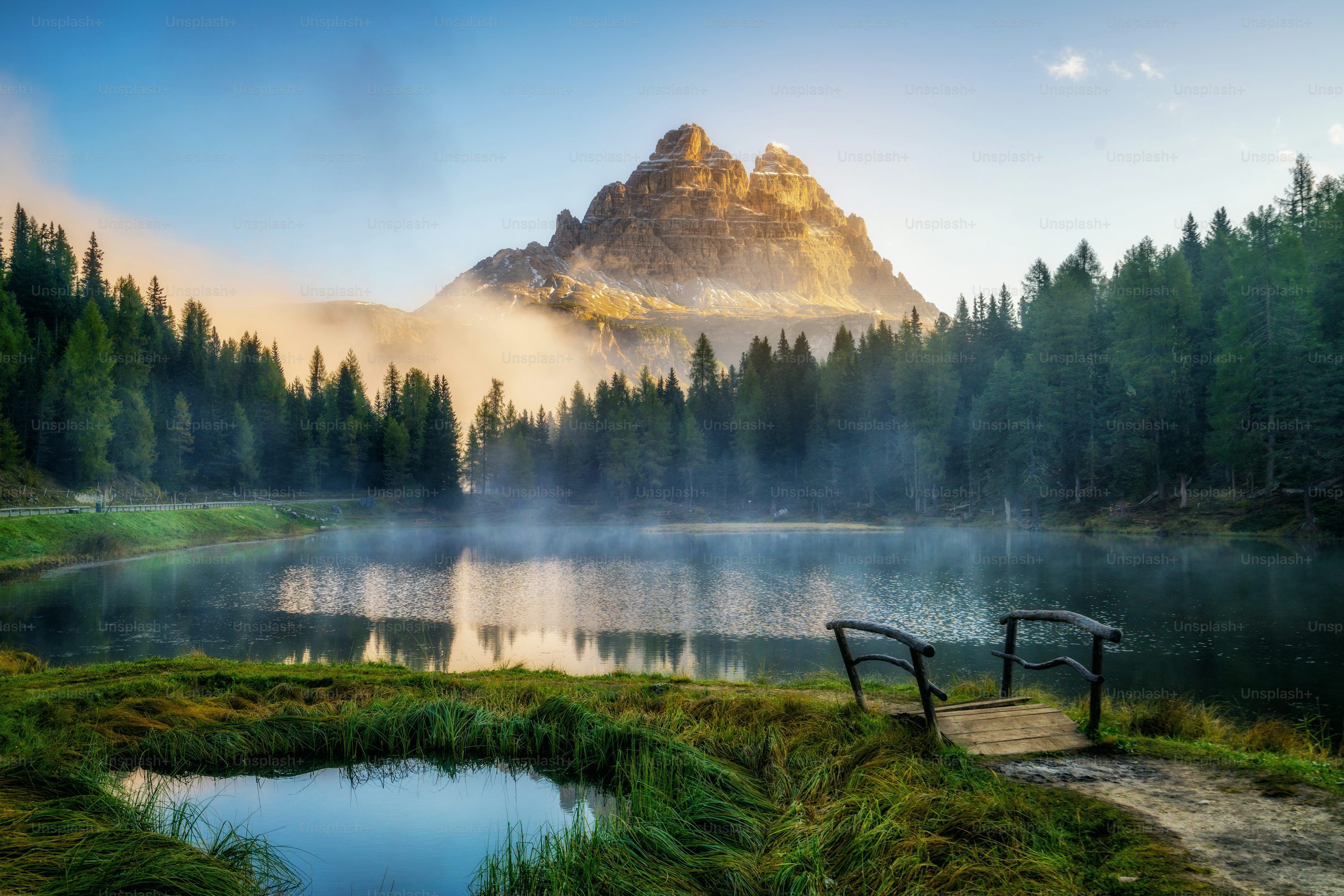 Lago d'Antorno, Drei Zinnen, Dolomiten, Morgennebel, Holzsteg, 2K, PC-Hintergrundbild