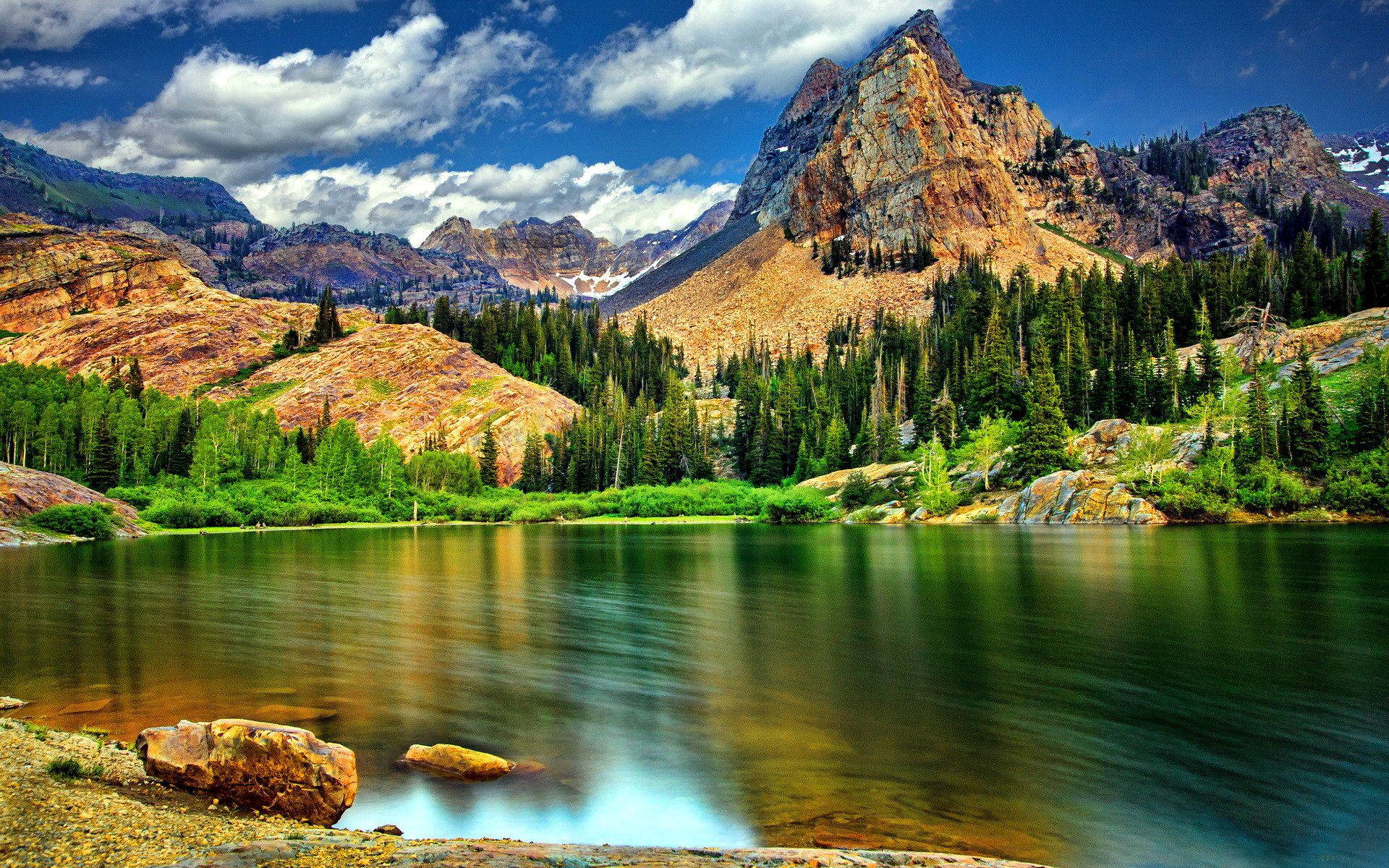 Bergsee, Felsgipfel, Wald, Grünes Wasser, Sommer, 16:10, Full-HD-Hintergrundbild für den Desktop
