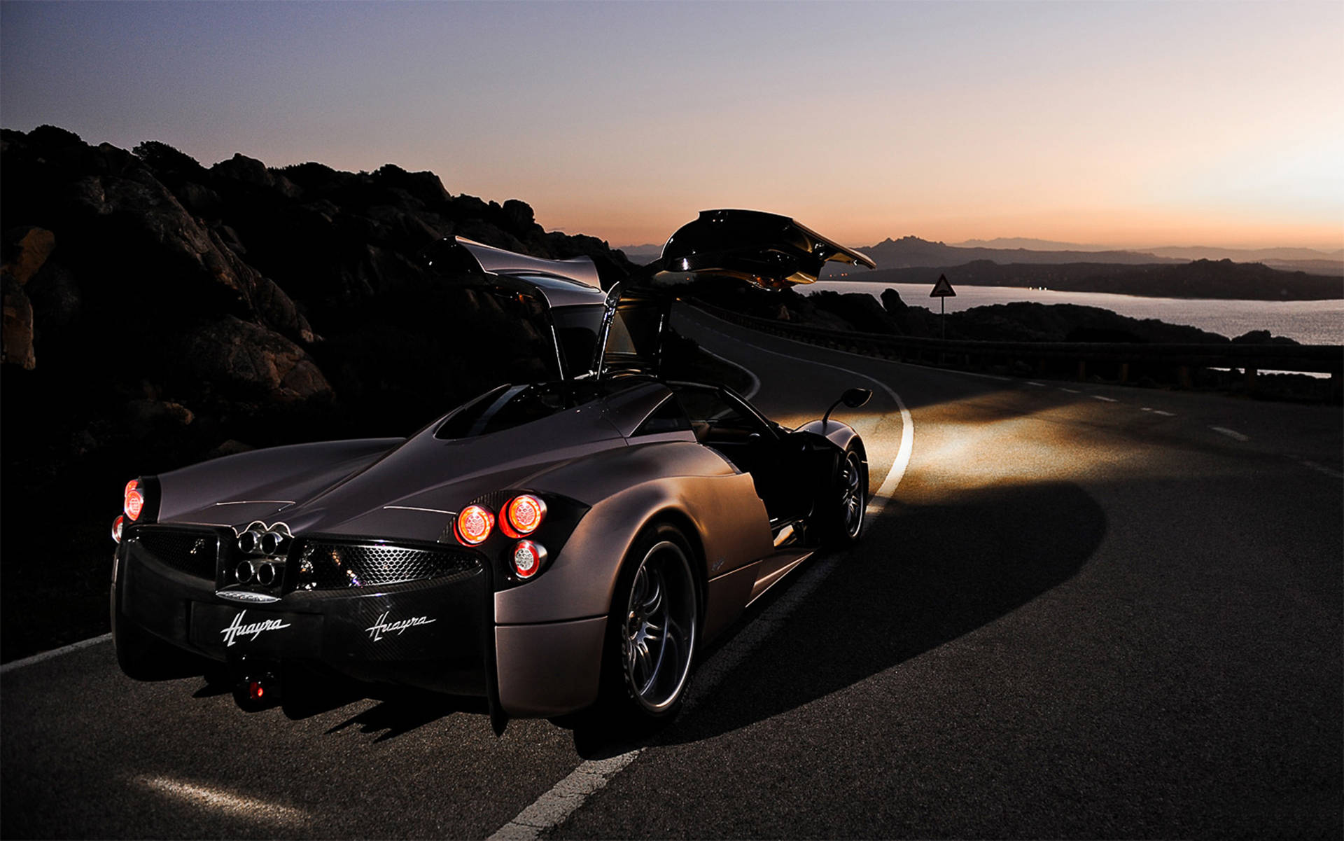 Pagani Huayra, Pagani, Flügeltüren, Dämmerung, Bergstraße, Full HD, Desktop-Hintergrund