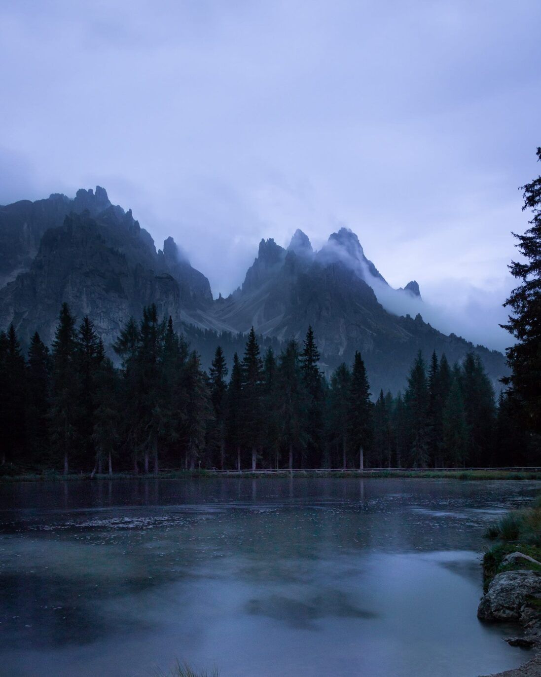 Bergsee, Dolomiten, Wolken, Dämmerung, Kühle Töne, Full HD, iPad-Hintergrundbild