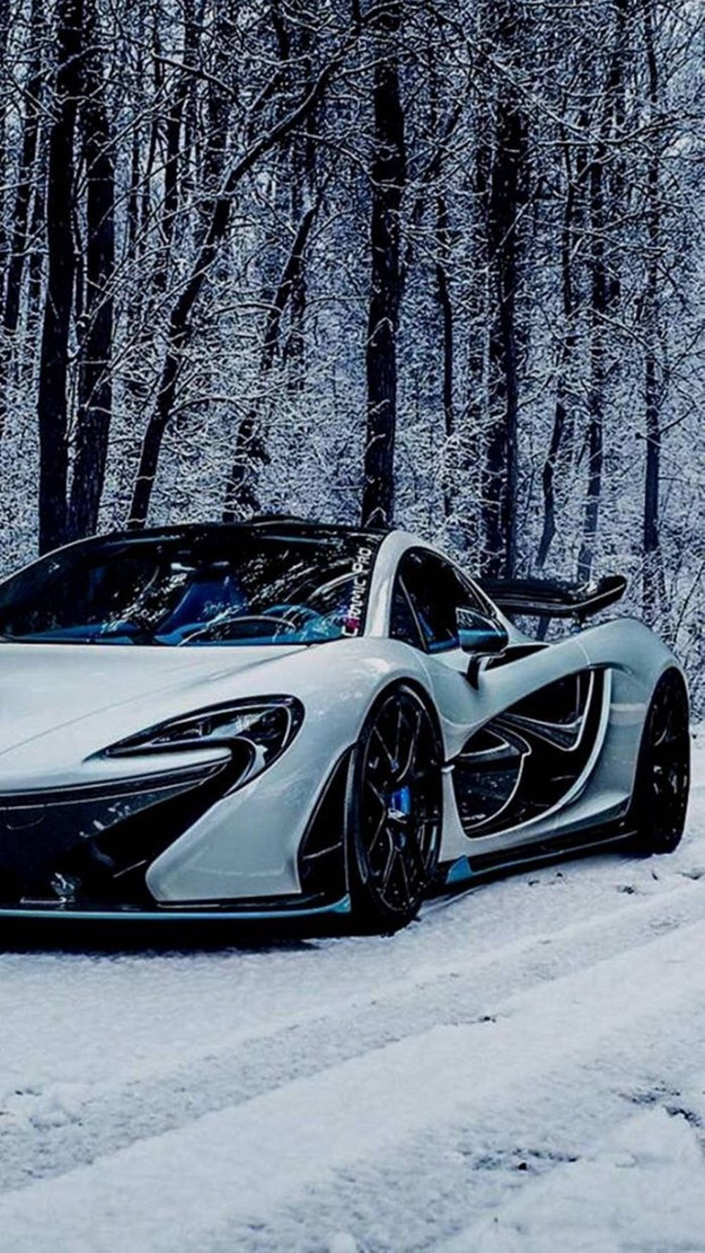 McLaren P1, Weißer Supersportwagen, Schnee, Winterwald, HD, Handy-Hintergrund im Hochformat