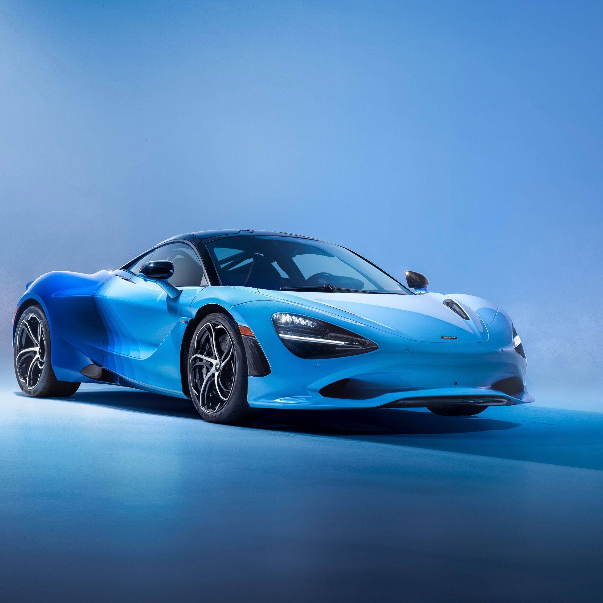 McLaren 750S, Blauer Sportwagen, Blauer Hintergrund, Studio, 2K Wallpaper