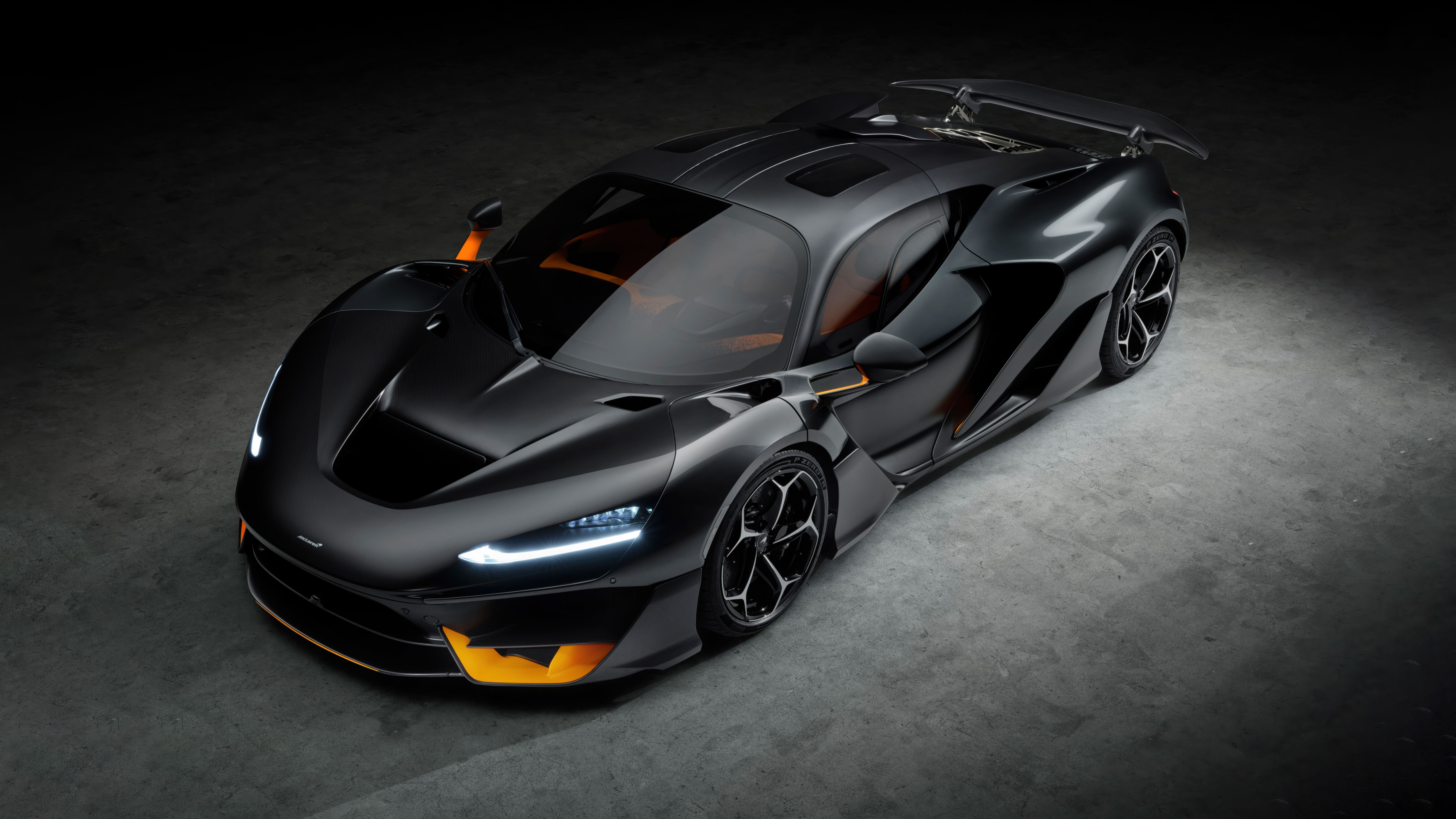 McLaren, Schwarzes Hypercar, Heckflügel, Studio, Dunkelgrau, 7680x4320, Desktop-Hintergrund