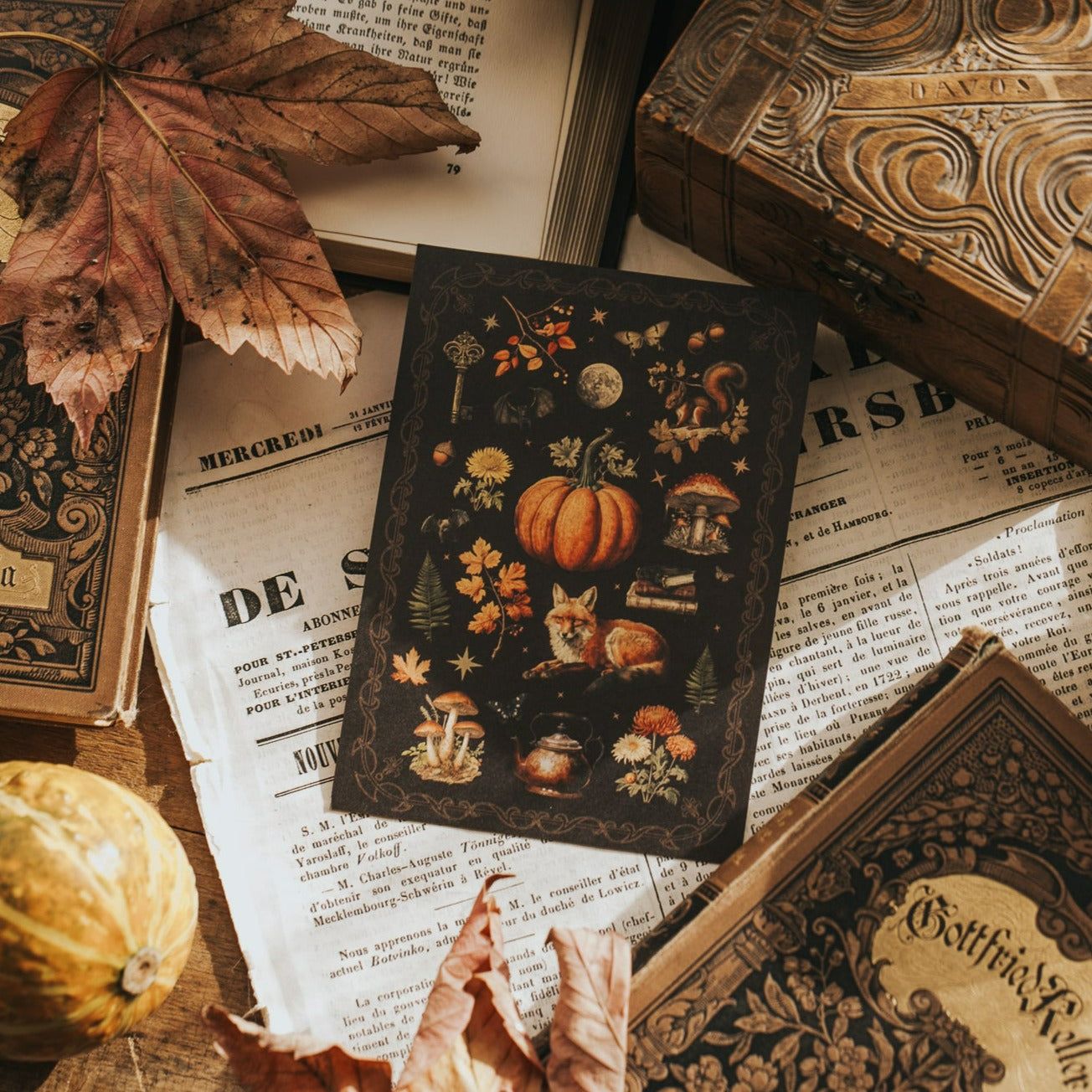 Vintage-Bücher, Getrocknete Blätter, Kürbis, Pilze, Flatlay, Dunkle Ästhetik, HD-Tablet-Hintergrundbild