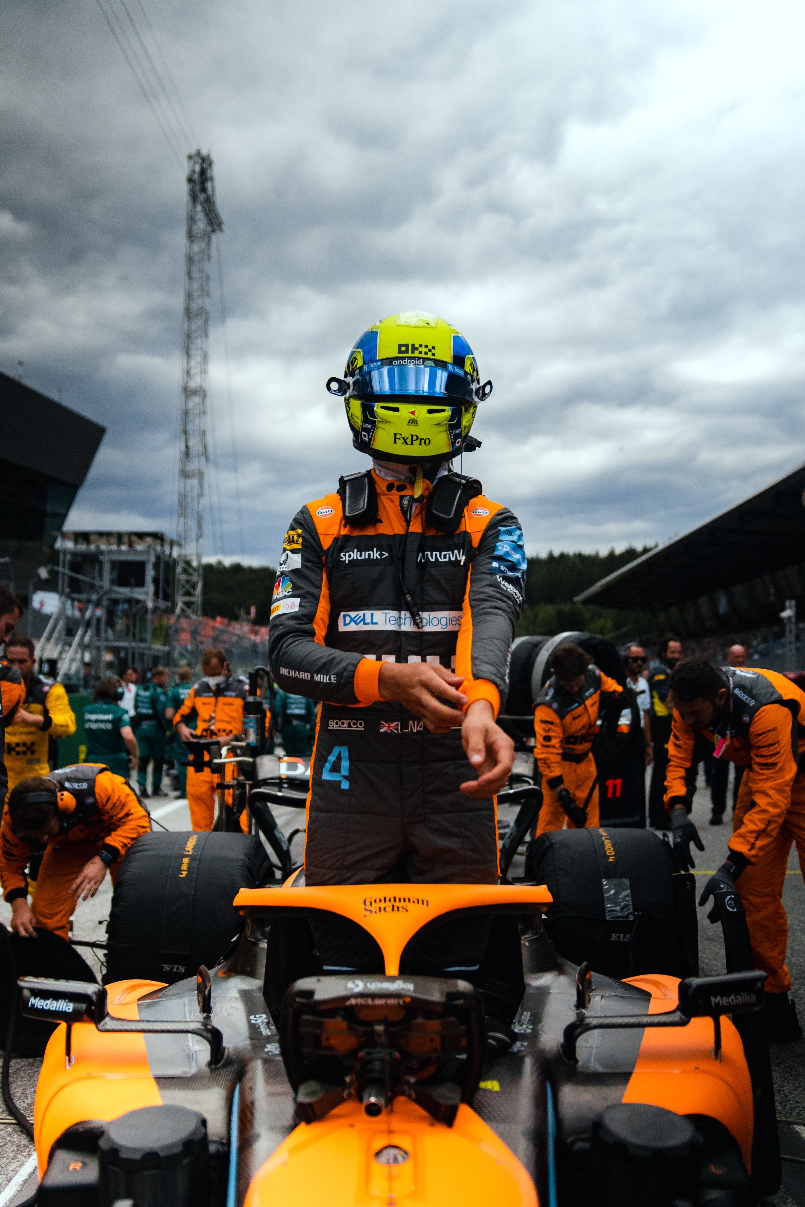 Lando Norris, McLaren, Formel 1, Rennwagen, Boxencrew, Startaufstellung, Hintergrundbild fürs iPad