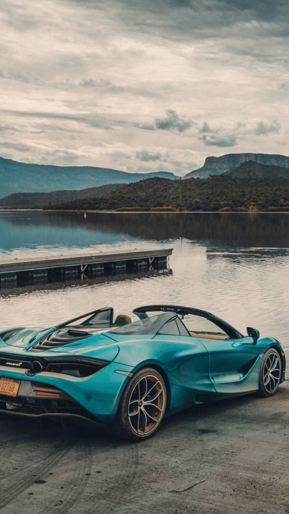 McLaren 720S Spider, Türkis, Cabrio, See, Berge, Hintergrundbild für iPhone und Android