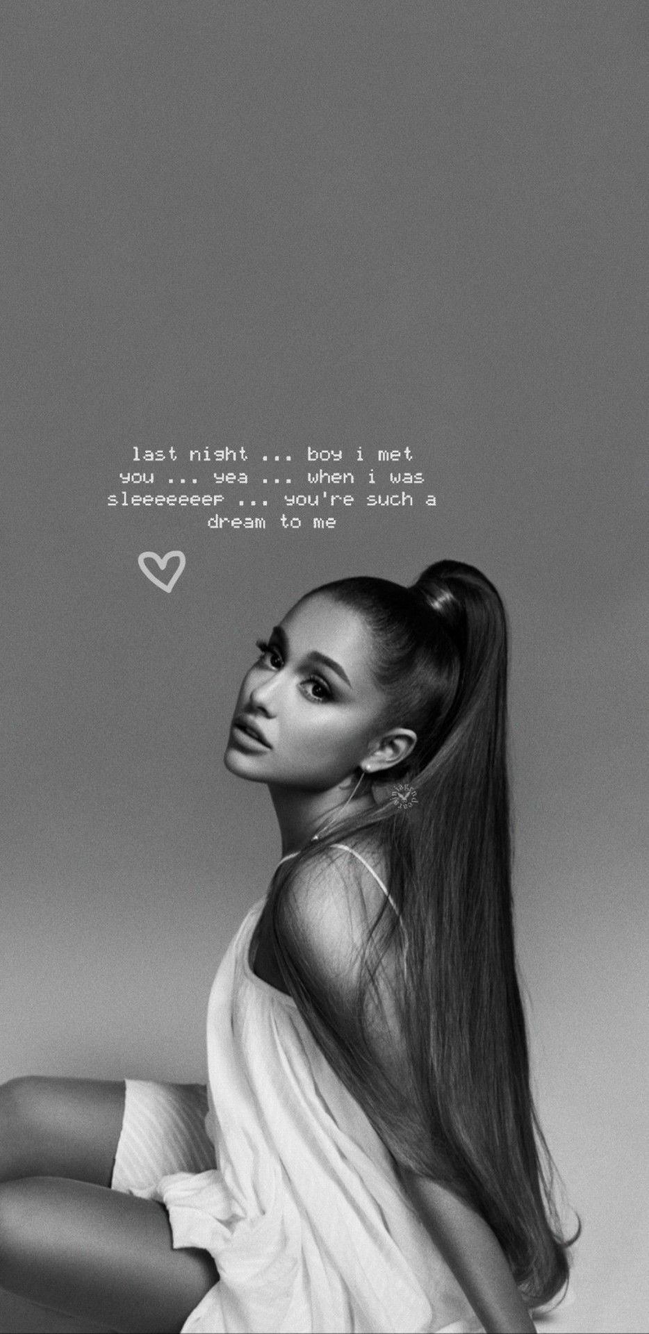Ariana Grande, Schwarz-Weiß, Pferdeschwanz, Liedzeile, Herz, HD, Handy-Hintergrundbild