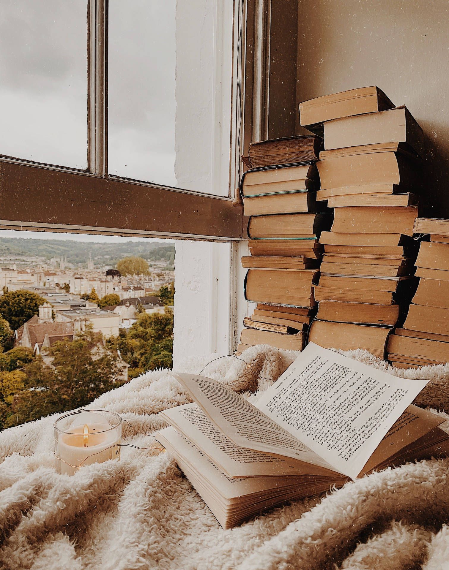 Bücherstapel, Fenster, Decke, Gemütlich, Lesen, QHD+, iPad-Hintergrundbild