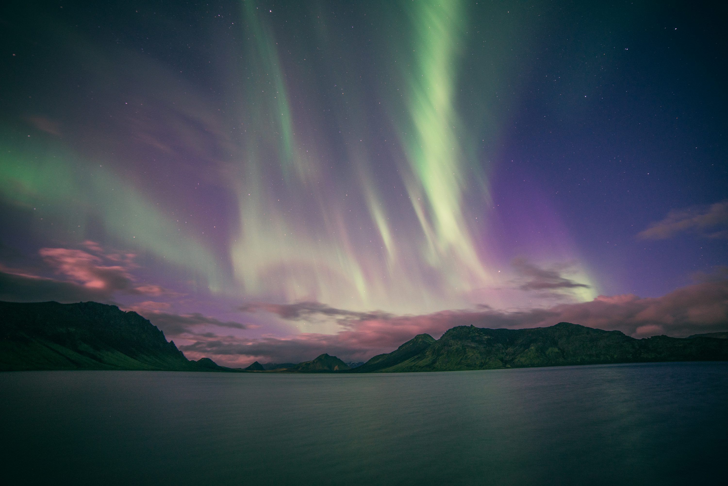 Nordlicht, See, Berge, Rosa Wolken, Dämmerung, 2K, Desktop-Hintergrund für Windows