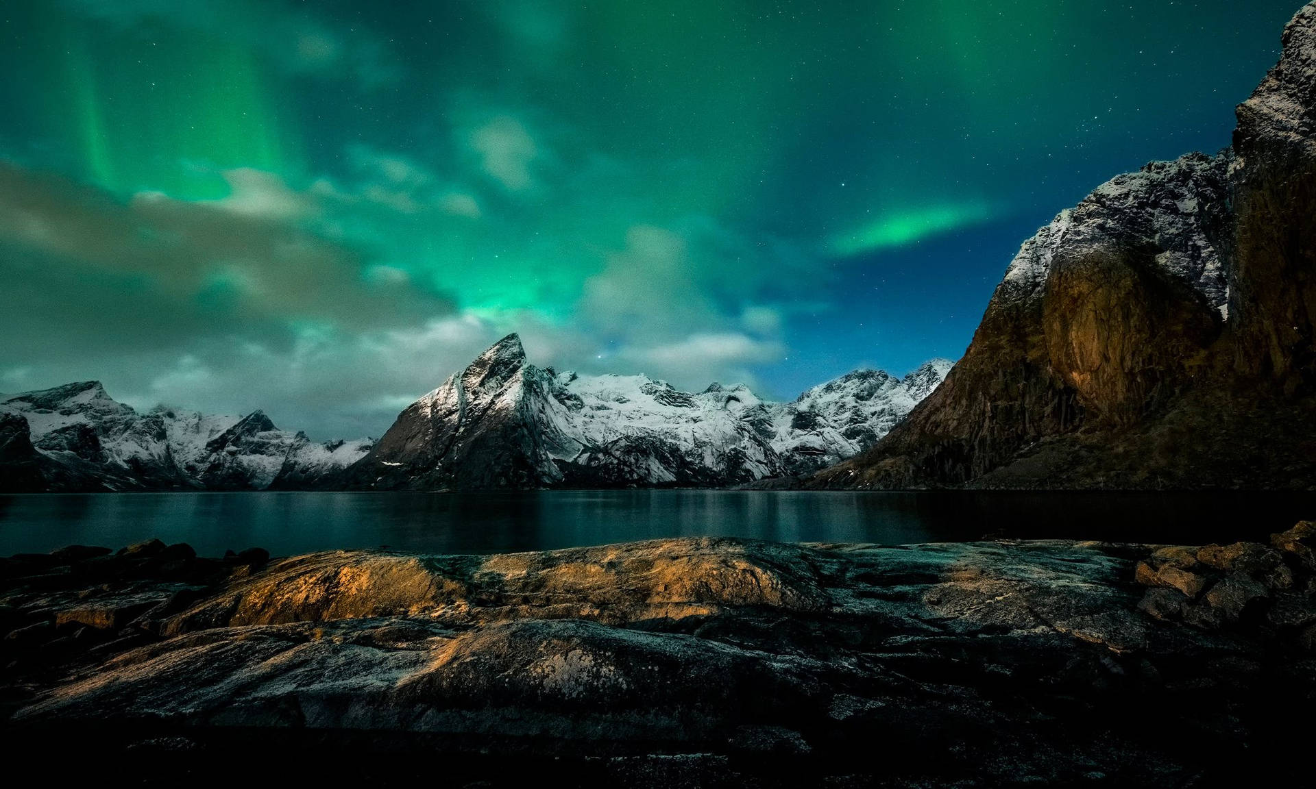 Polarlicht, Schroffe Berge, Felsenküste, Grün, Nacht, Full HD, Desktop-Hintergrund für Windows