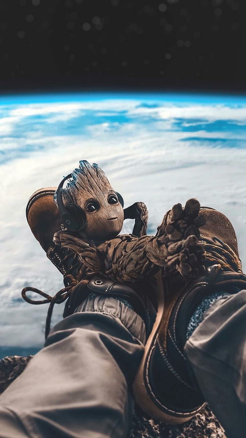Baby Groot, Erde, Weltraum, Füße, Marvel, Hintergrundbild für iPhone und Android