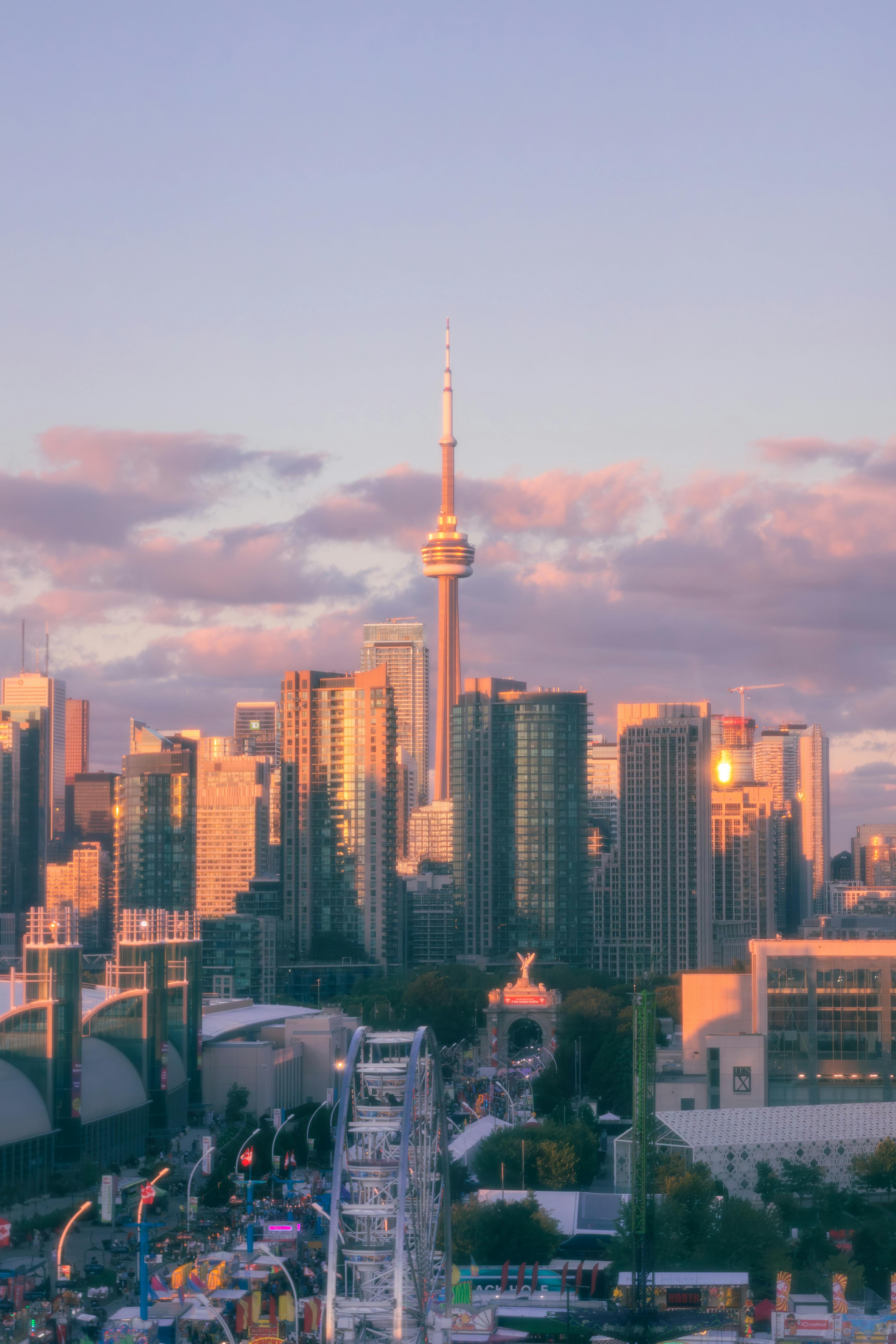 CN Tower, Toronto, Kanada, Sonnenuntergang, Wolkenkratzer, QHD+, iPhone-Hintergrundbild