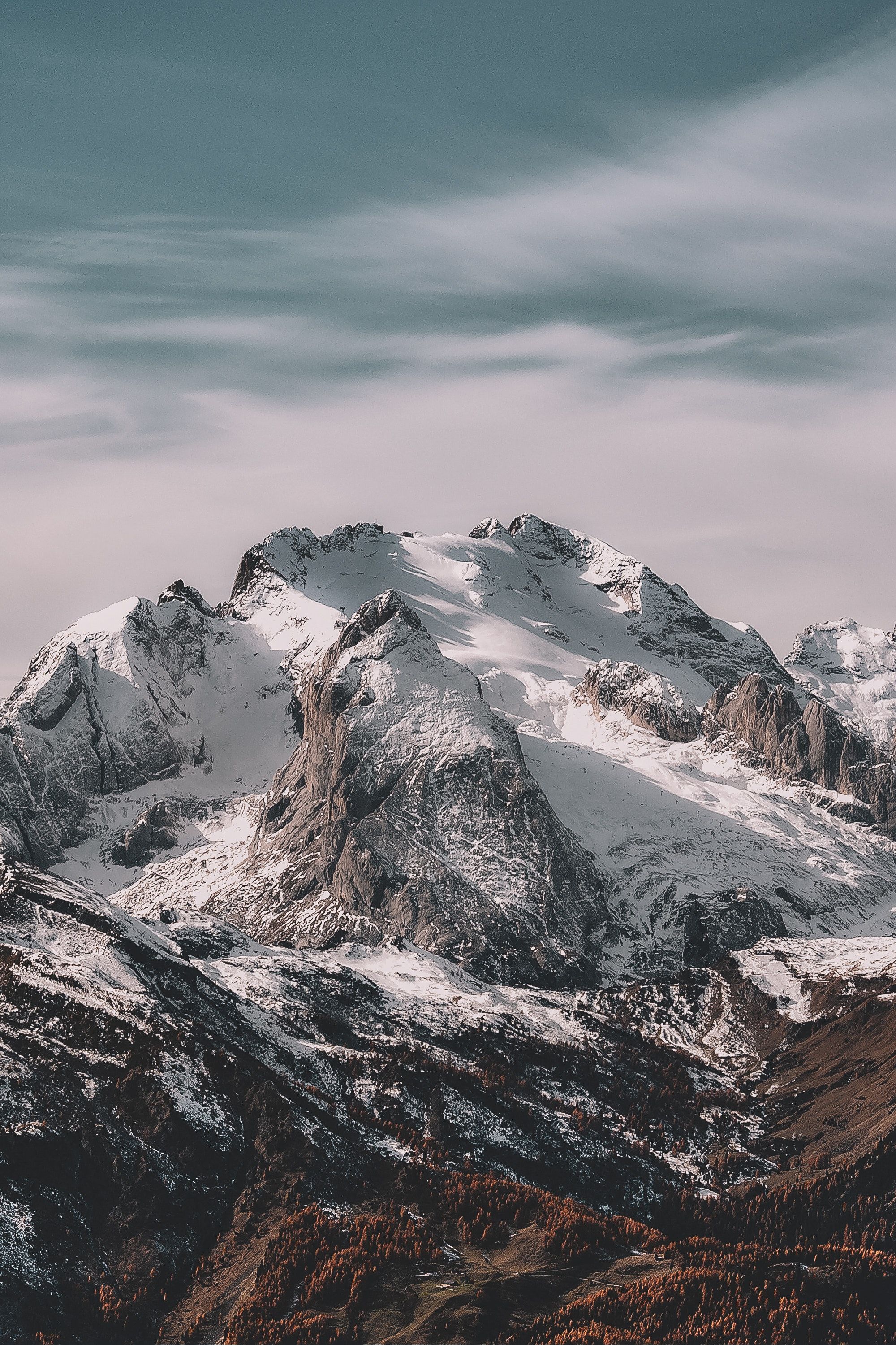 Schneeberge, Gipfel, Bewölkter Himmel, Gebirge, QHD+, Handy-Hintergrund im Hochformat