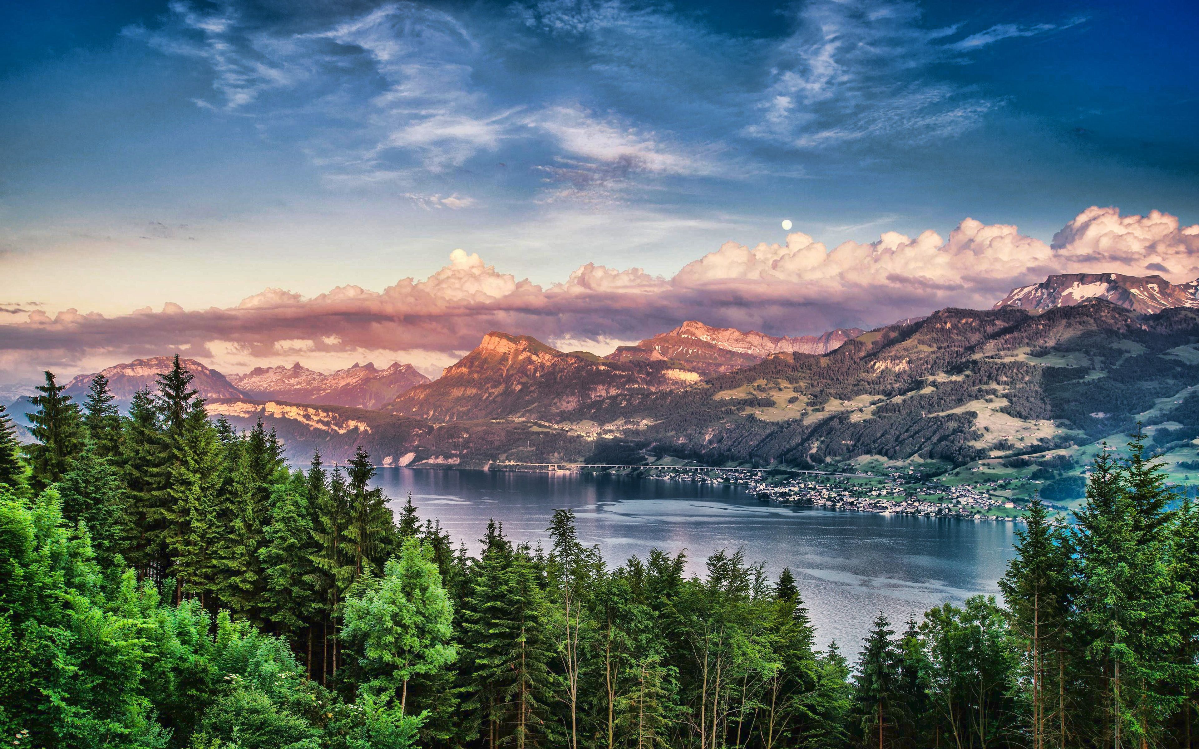Alpen, See, Nadelwald, Schneeberge, Wolken, 16:10, 4K-Hintergrundbild für den Desktop