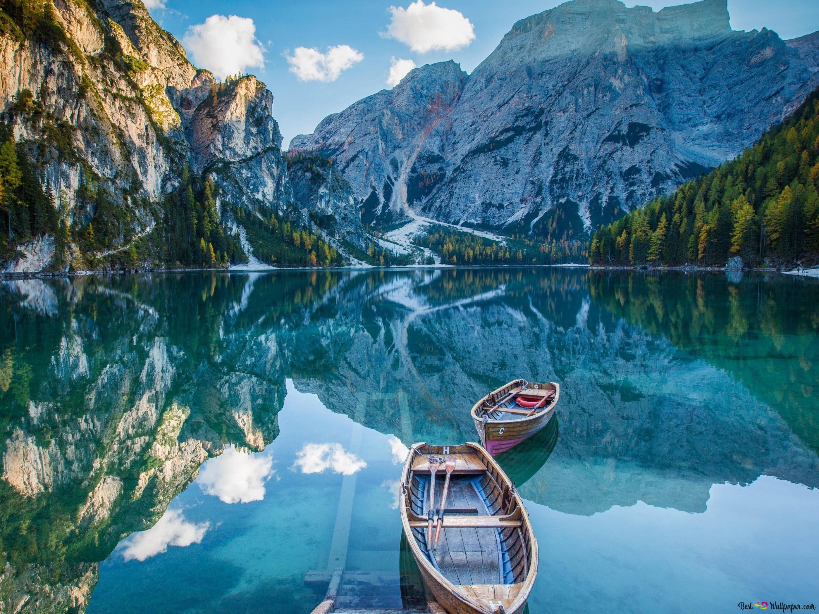 Pragser Wildsee, Lago di Braies, Dolomiten, Südtirol, Ruderboote, Spiegelung, 2K-Tablet-Hintergrundbild