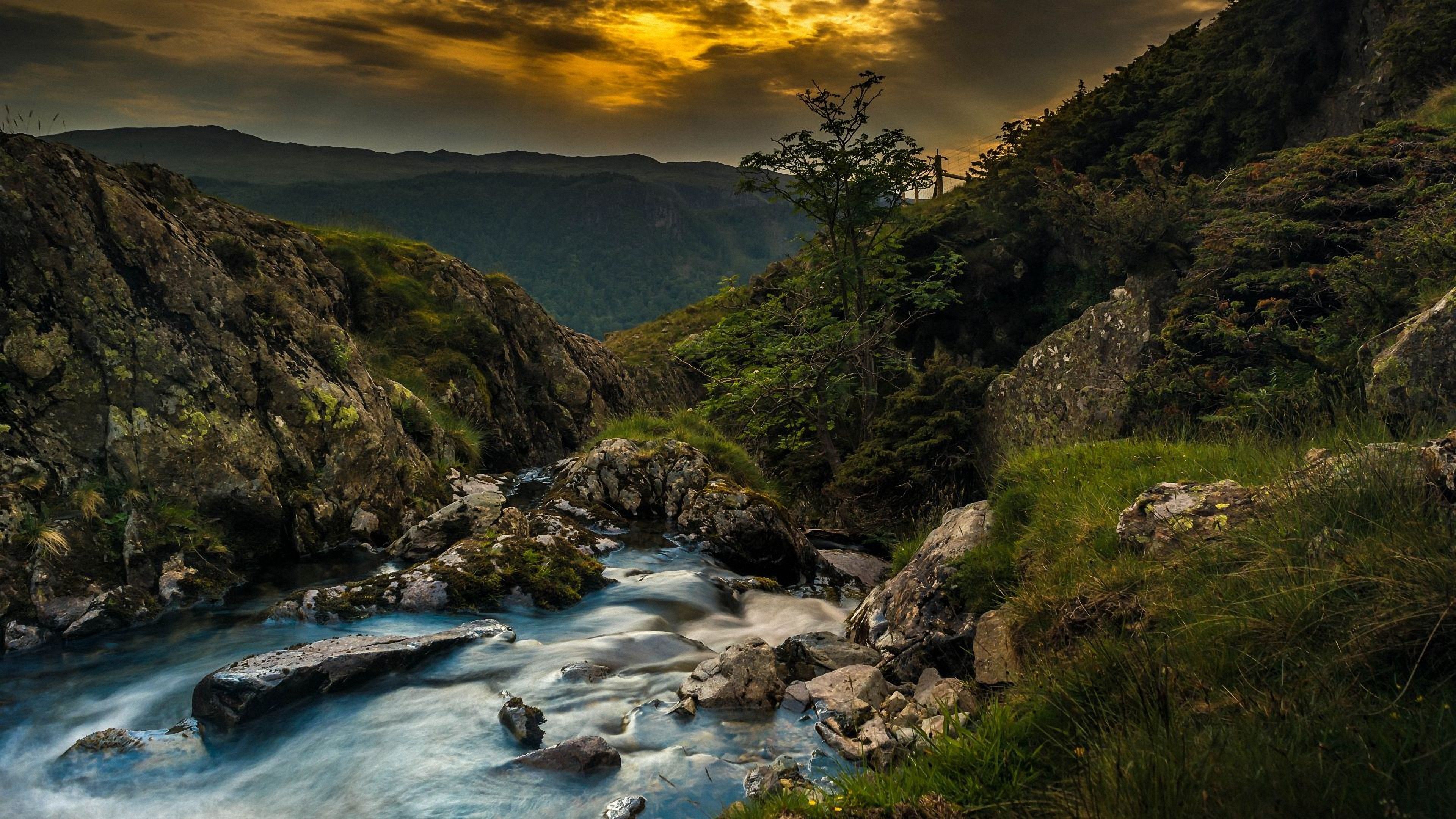 Gebirgsbach, Felsen, Tal, Bäume, Langzeitbelichtung, 4K, Hintergrundbild für den PC