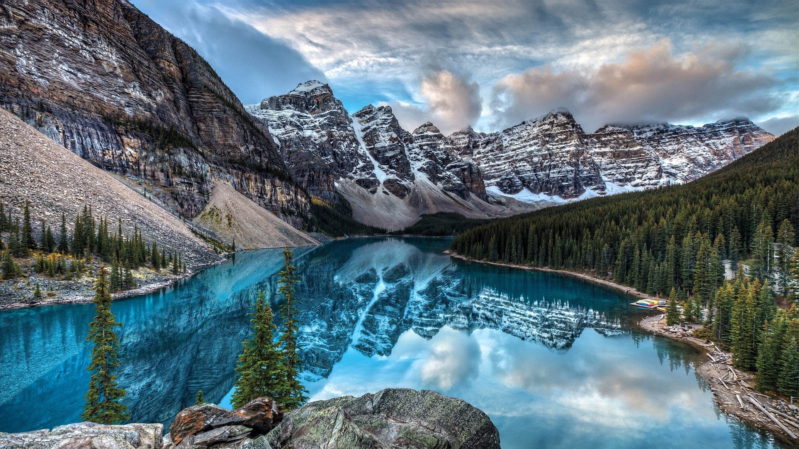 Moraine Lake, Banff-Nationalpark, Kanada, Bergkette, Spiegelung, Wolken, 2560x1440, PC-Hintergrundbild