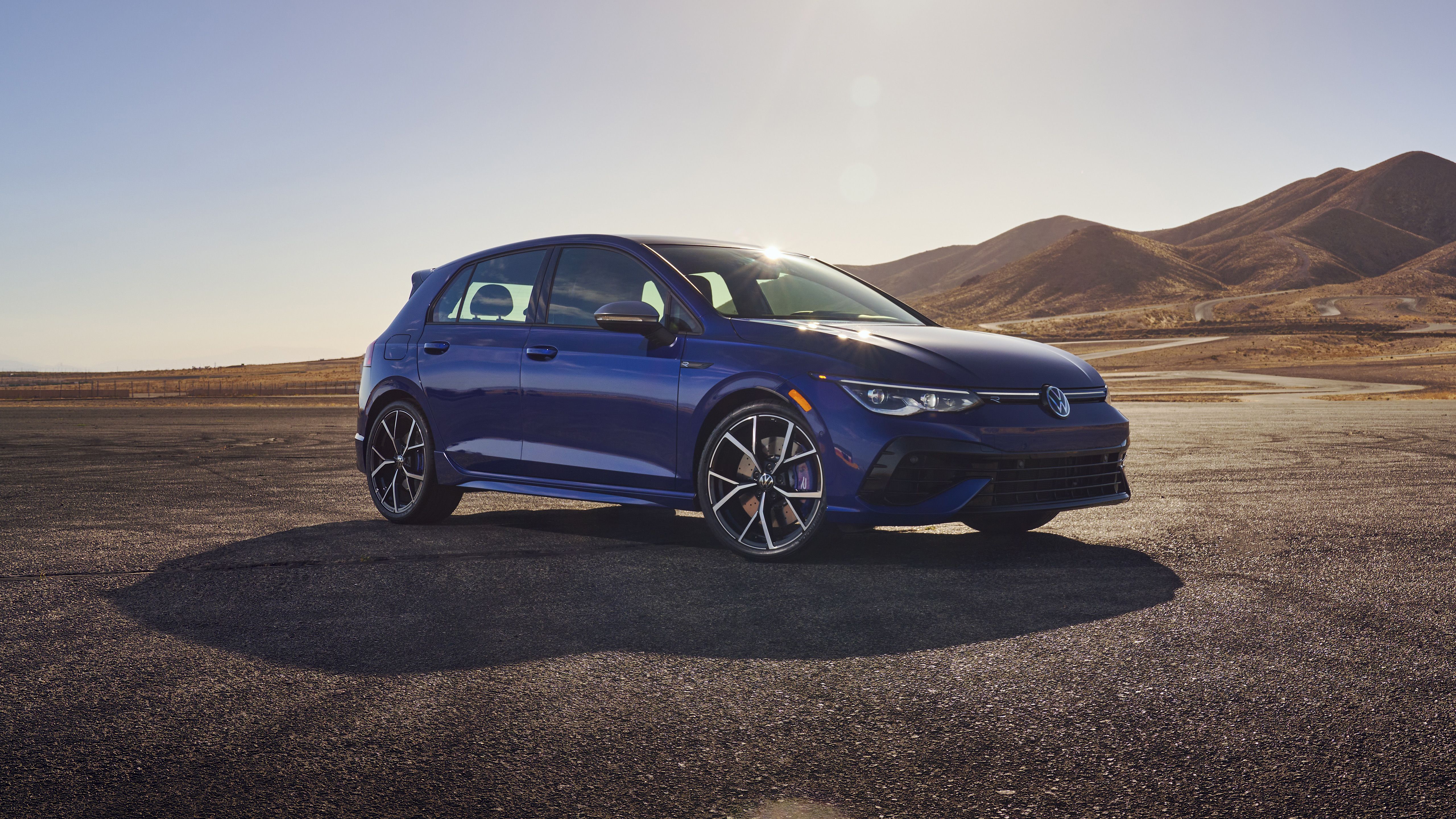 Volkswagen Golf R, VW Golf, Kompaktwagen, Blau, Wüste, 16:9, 5K-Hintergrundbild für den Desktop