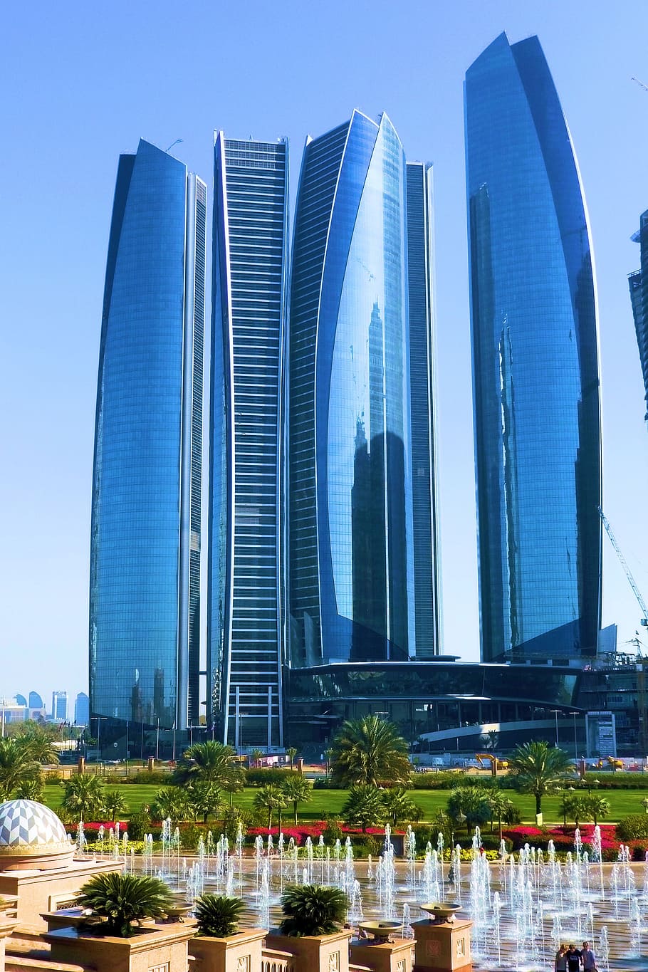 Etihad Towers, Abu Dhabi, Wolkenkratzer, Glasfassade, Springbrunnen, Android-Hintergrundbild