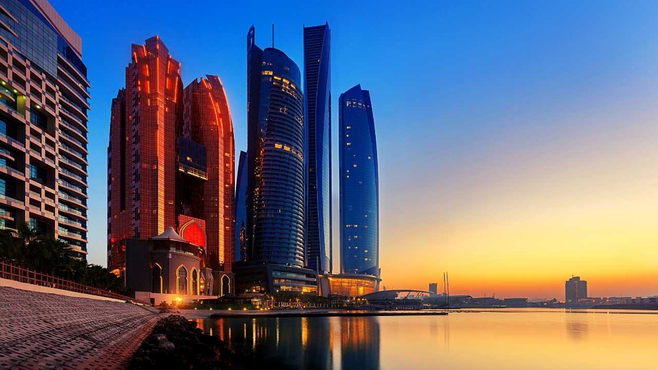 Etihad Towers, Abu Dhabi, Sonnenuntergang, Uferpromenade, Wolkenkratzer, HD, Breitbild-Hintergrundbild