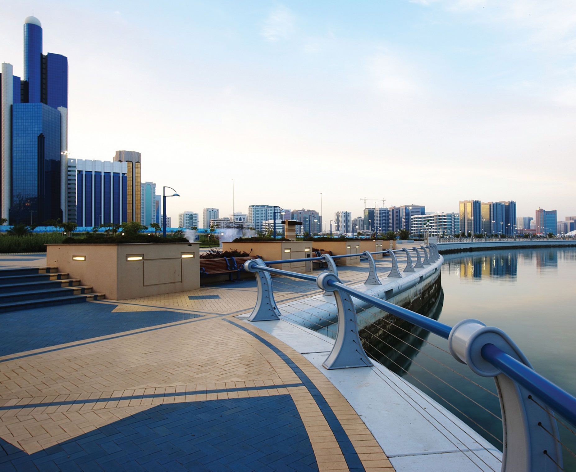 Abu Dhabi, Corniche, Uferpromenade, Skyline, Wasser, HD, Desktop-Hintergrund für Windows