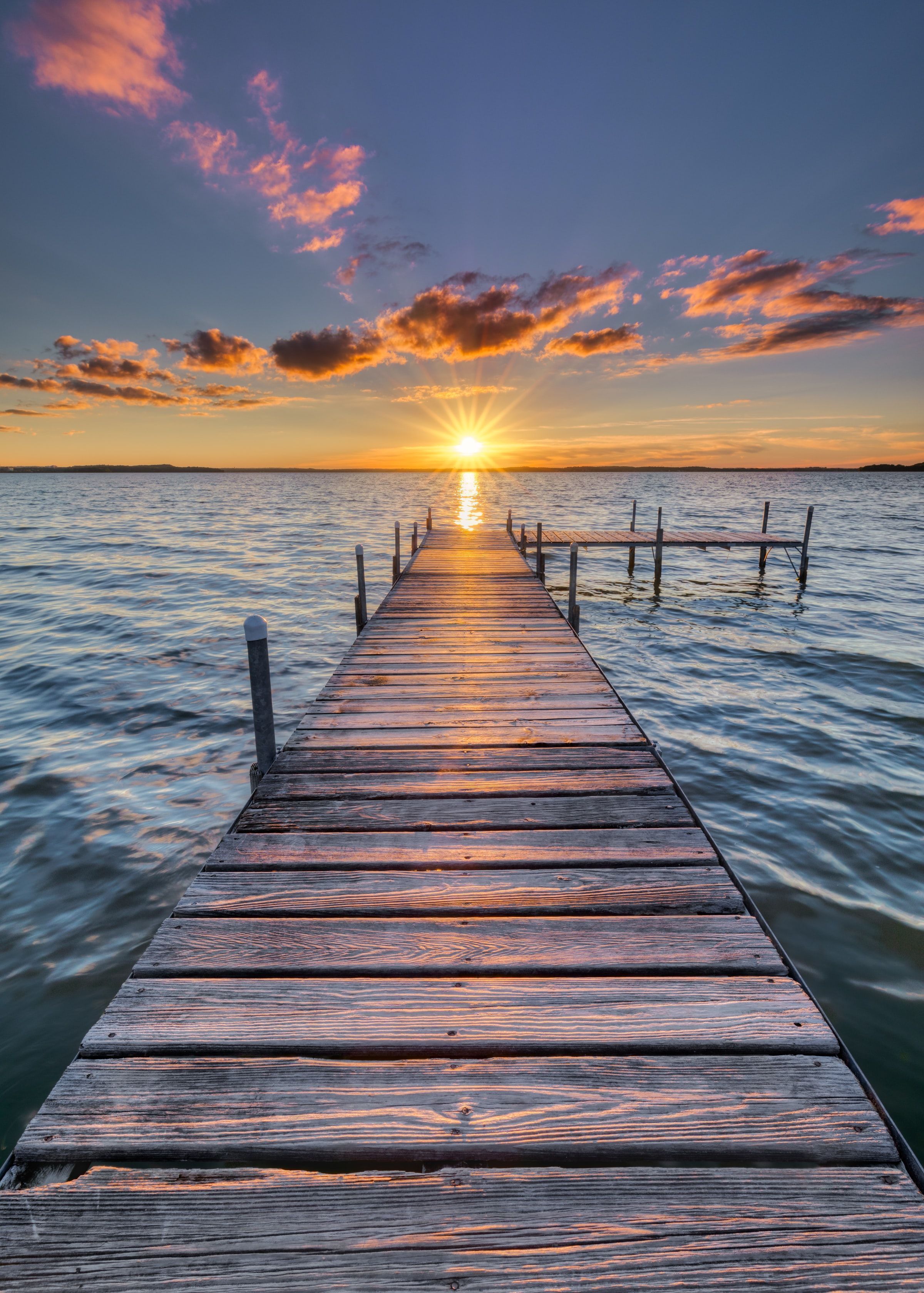 Steg, Sonnenuntergang, Meer, Wolken, QHD+, iPad-Hintergrundbild