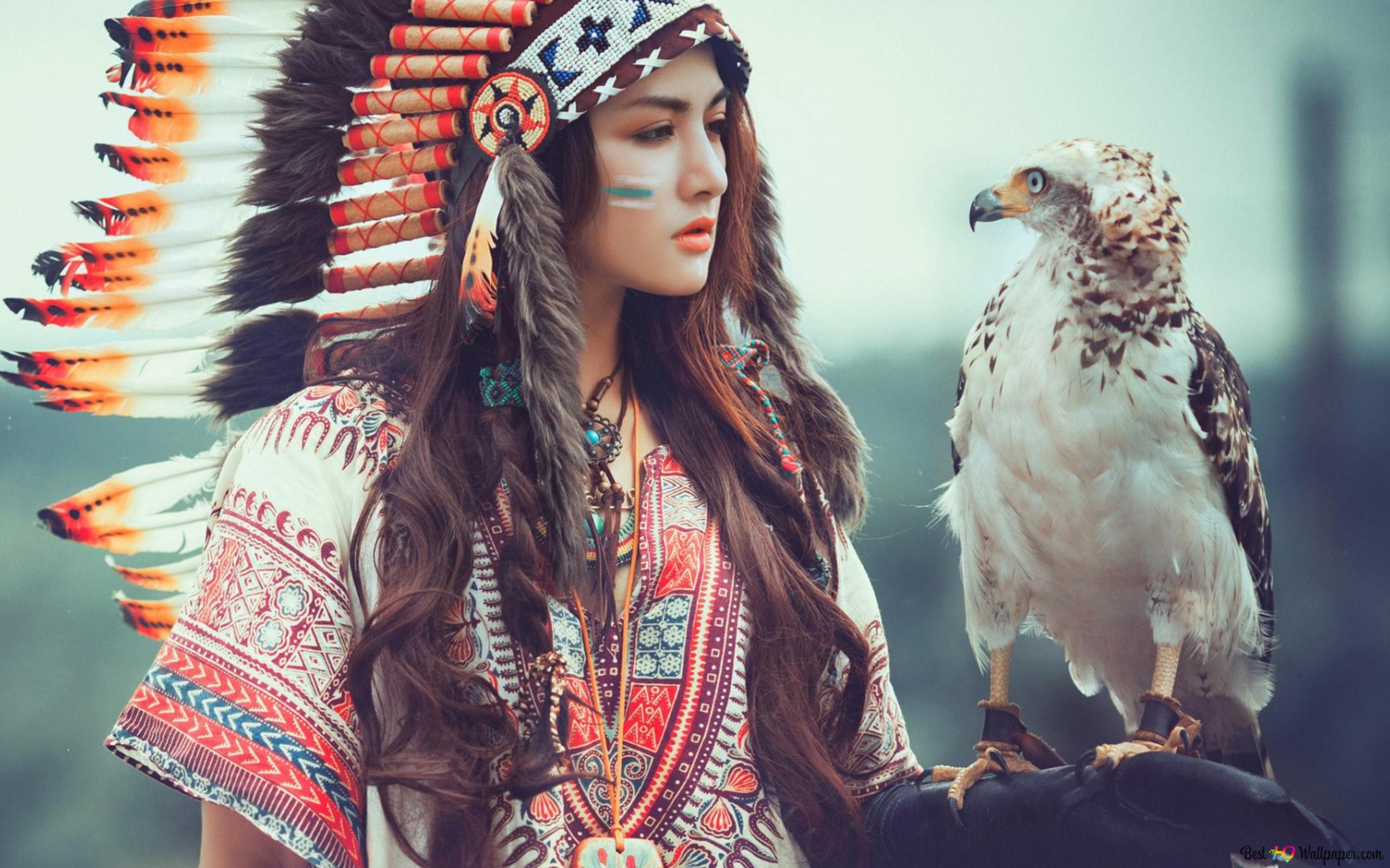 Frau, Federhaube, Indianerin, Habicht, Falknerei, Boho, 2K, Hintergrund für den Desktop