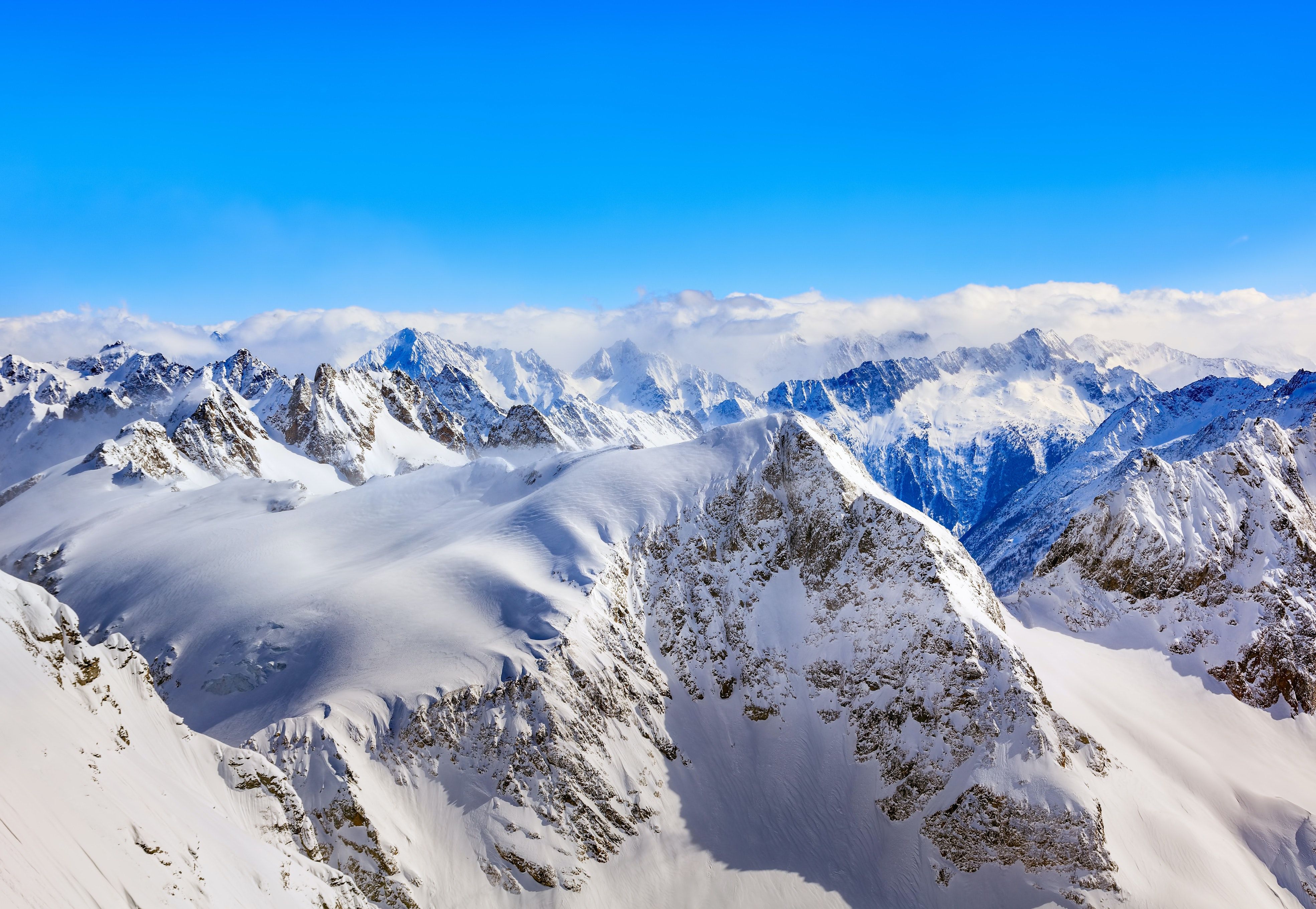 Alpen, Gletscher, Schneegipfel, Blauer Himmel, Hochgebirge, 4K-Hintergrundbild für PC