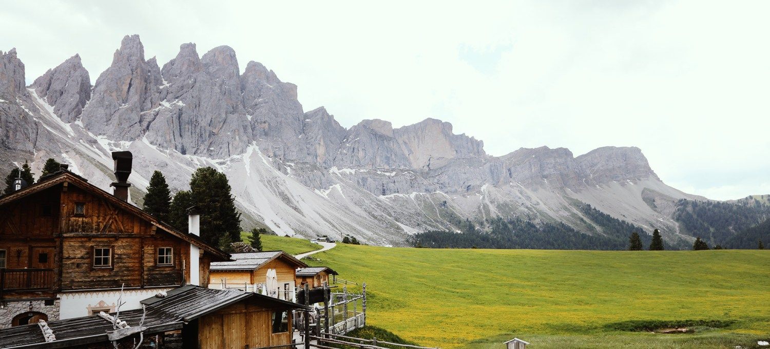 Geislergruppe, Dolomiten, Almhütte, Bergwiese, Südtirol, HD, Windows-Hintergrundbild
