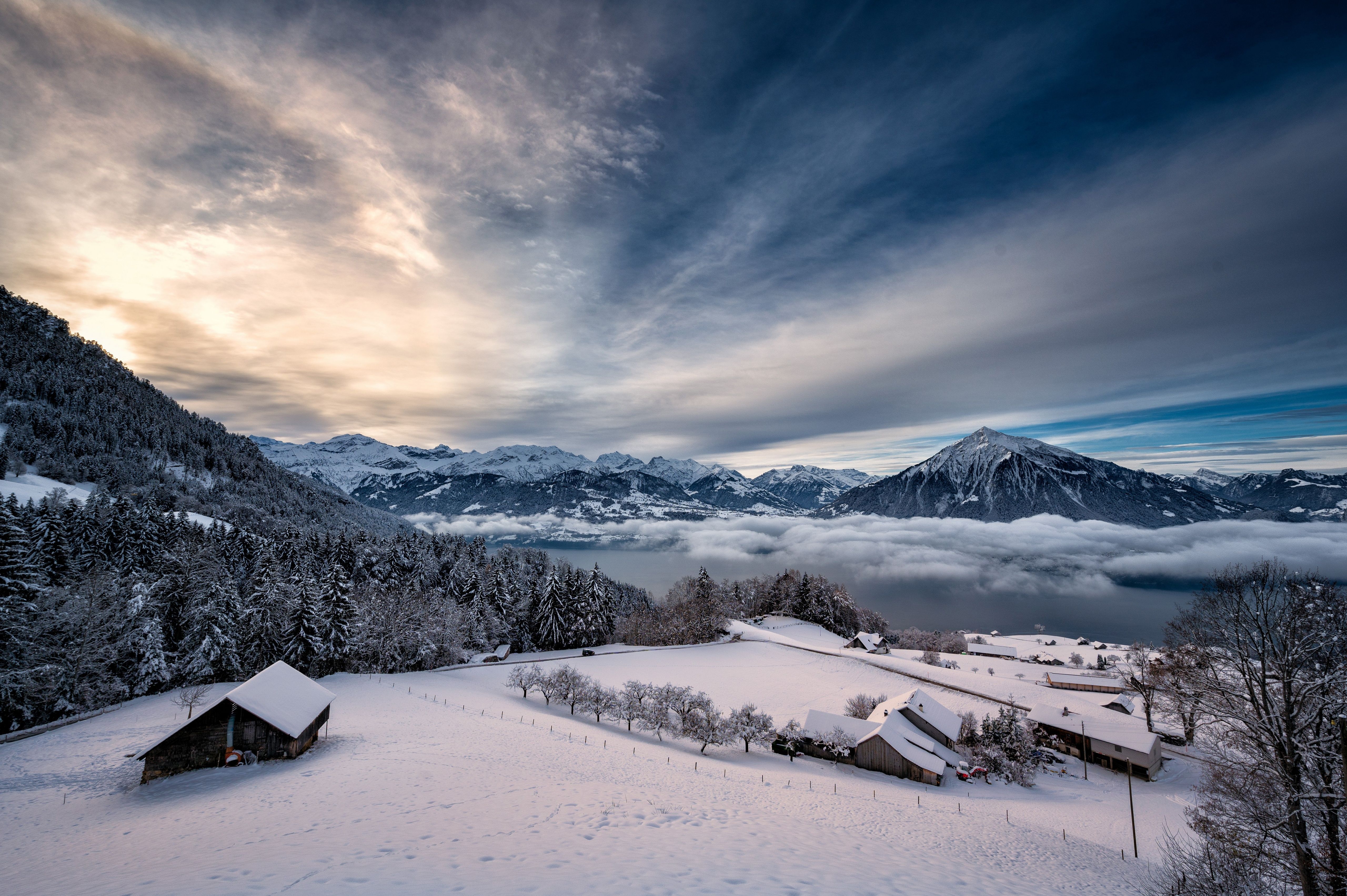 Alpen, Berghütte, Schnee, Dramatischer Himmel, Winter, 5K, Hintergrundbild für den PC