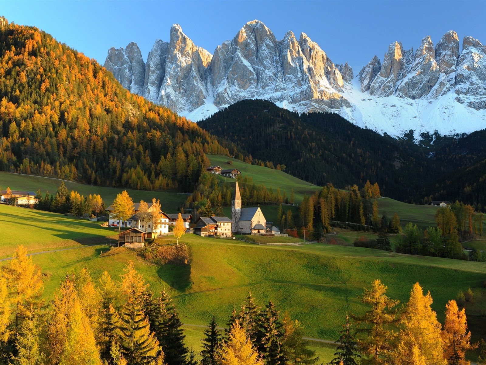 Villnößtal, Geislergruppe, Dolomiten, Herbst, Lärchen, Bergdorf, HD, Tablet-Hintergrund