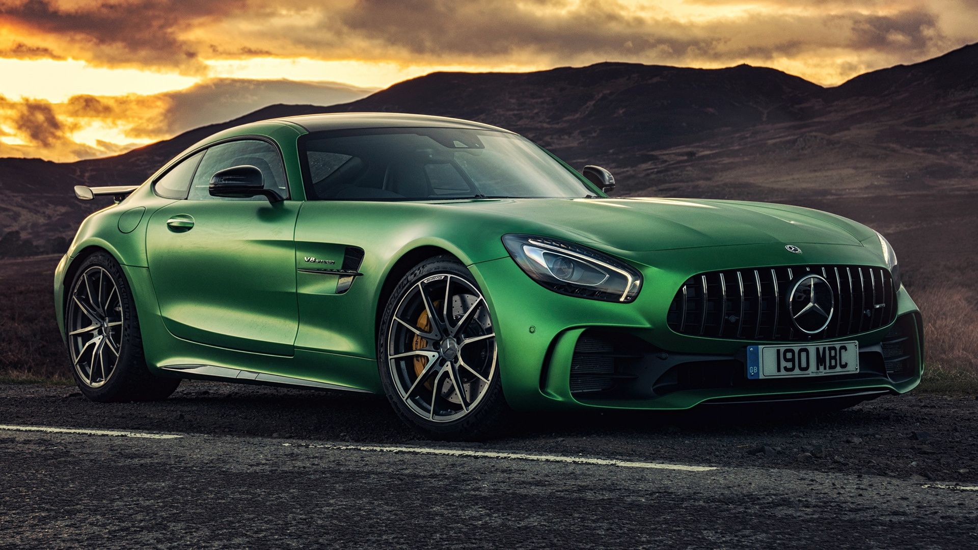 Mercedes-AMG GT R, Mercedes-AMG, Grünes Auto, Sportwagen, Sonnenuntergang, Hügel, Full-HD-Hintergrund