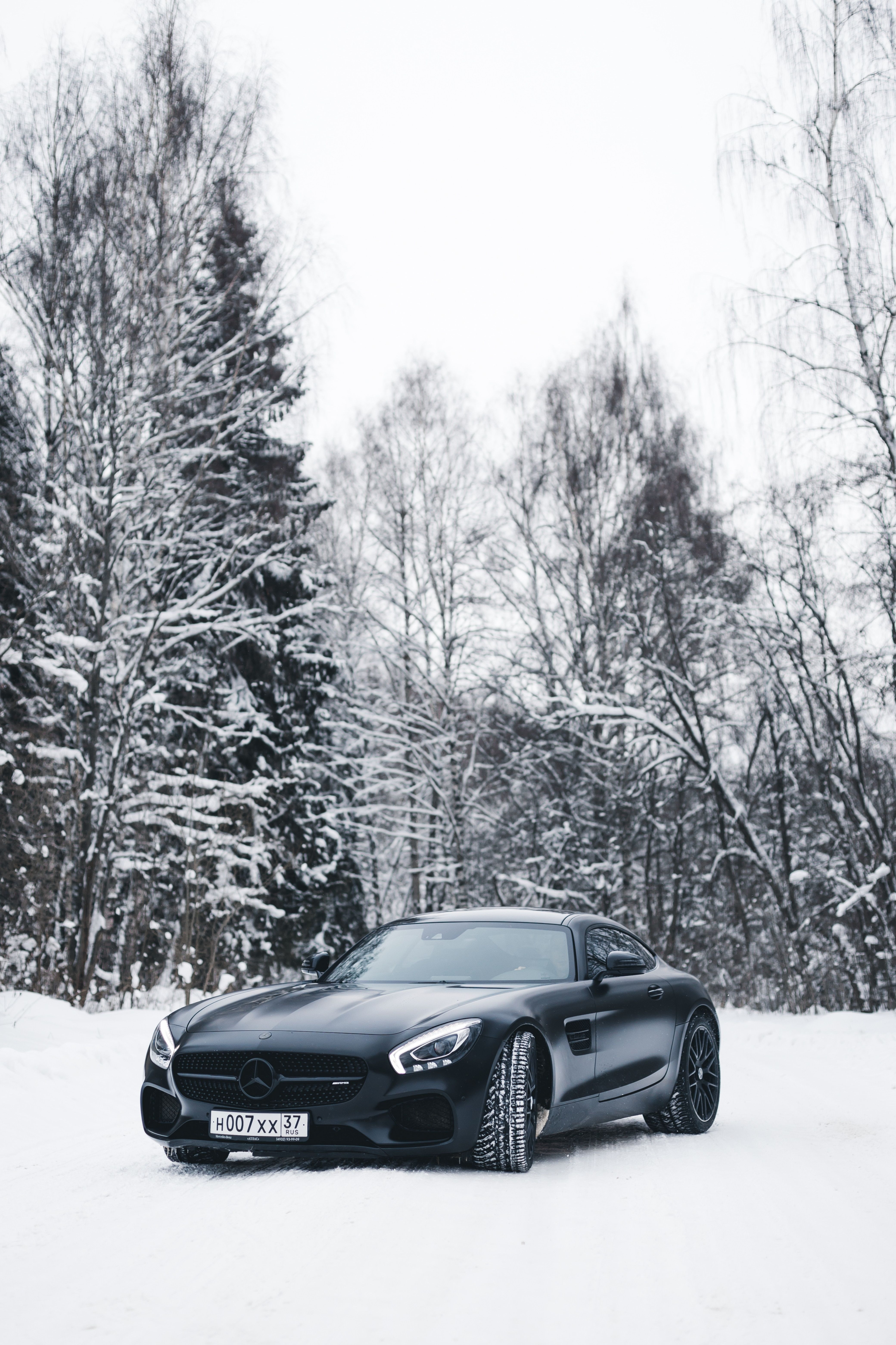 Mercedes-AMG GT, Mercedes-AMG, Schwarzes Auto, Schnee, Winterwald, QHD+, Handy-Hintergrundbild
