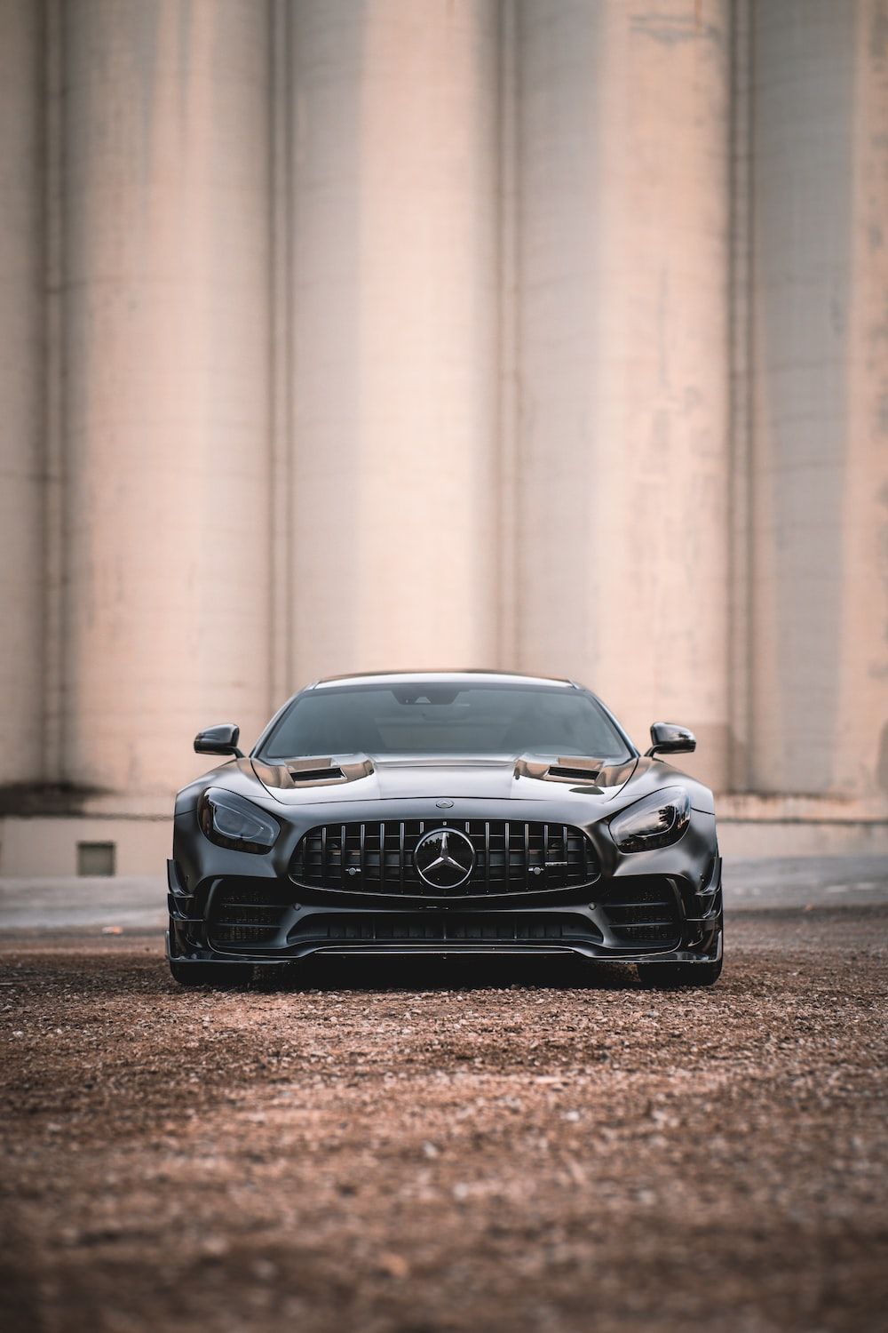 Mercedes-AMG GT, Mercedes-AMG, Schwarzes Auto, Frontansicht, Säulen, HD, iPhone-Hintergrundbild