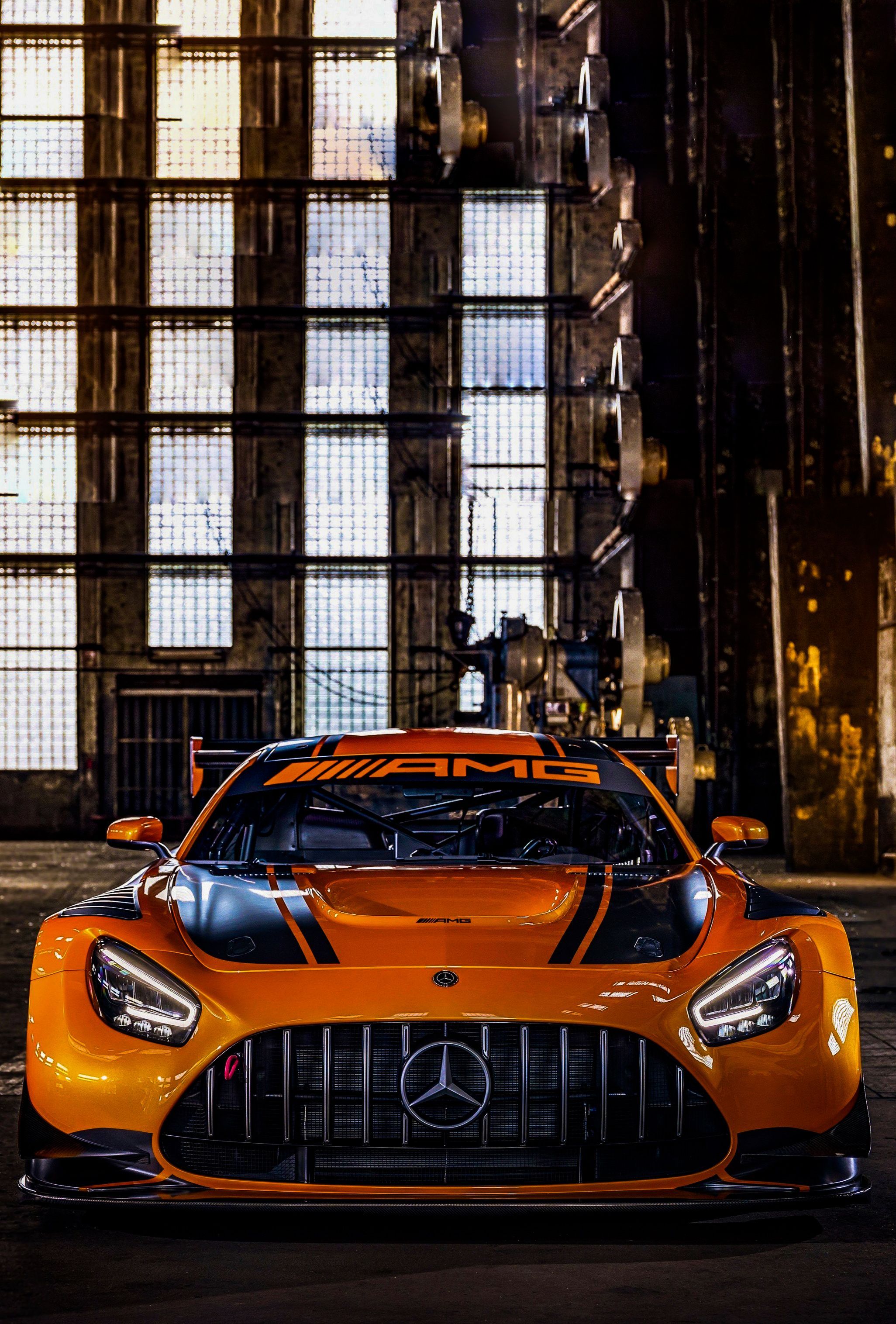 Mercedes-AMG GT Black Series, Mercedes-AMG, Supersportwagen, Orangefarbenes Auto, Industriegebäude, iPad-Hintergrundbild