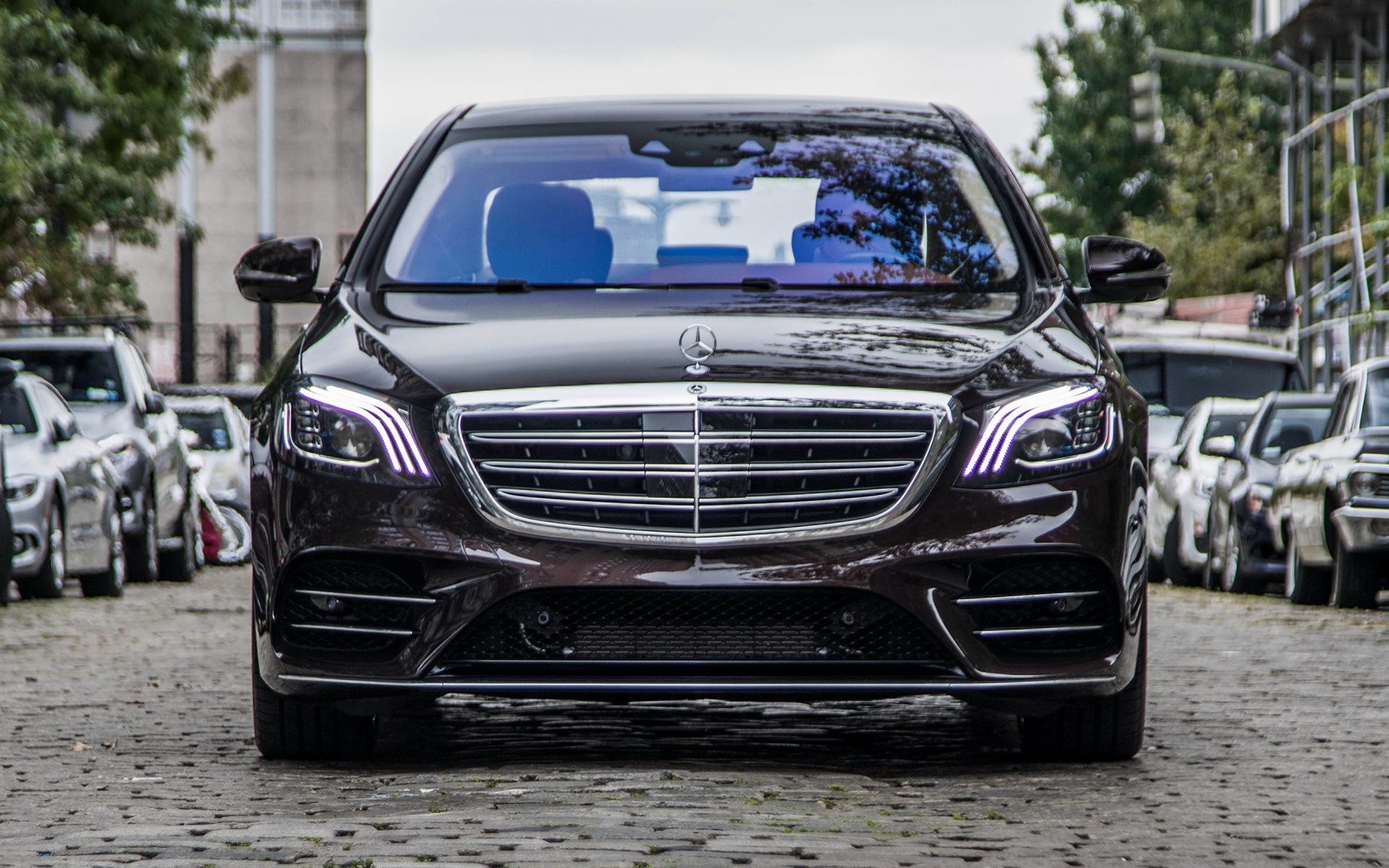 Mercedes-AMG S-Klasse, Mercedes-Benz, Luxuslimousine, Schwarzes Auto, Kopfsteinpflaster, Straße, Full-HD-Hintergrundbild