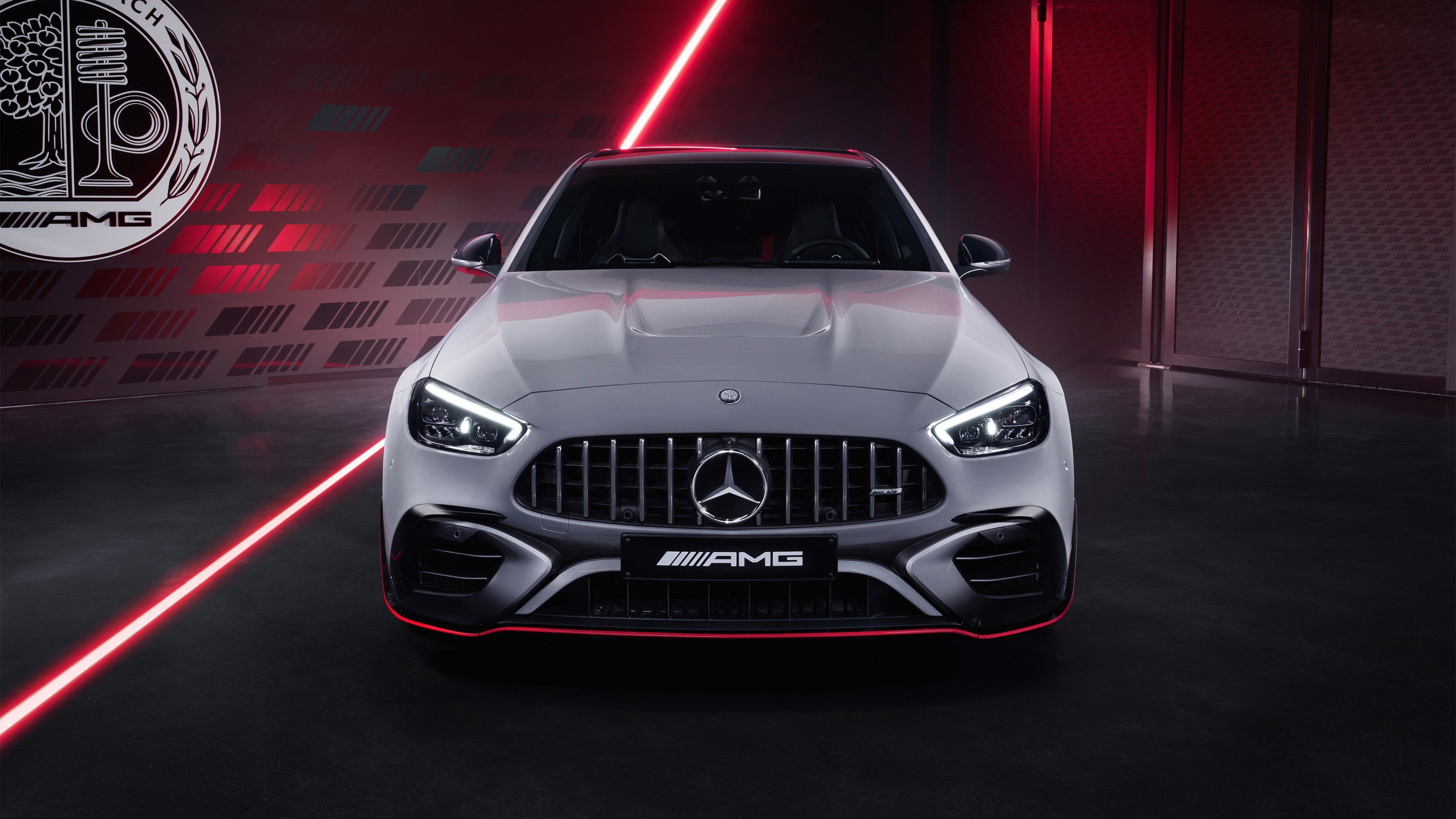 Mercedes-AMG C 63 S E Performance, Mercedes-AMG, Silbernes Auto, Frontansicht, Rote Laser, 4K-Hintergrund