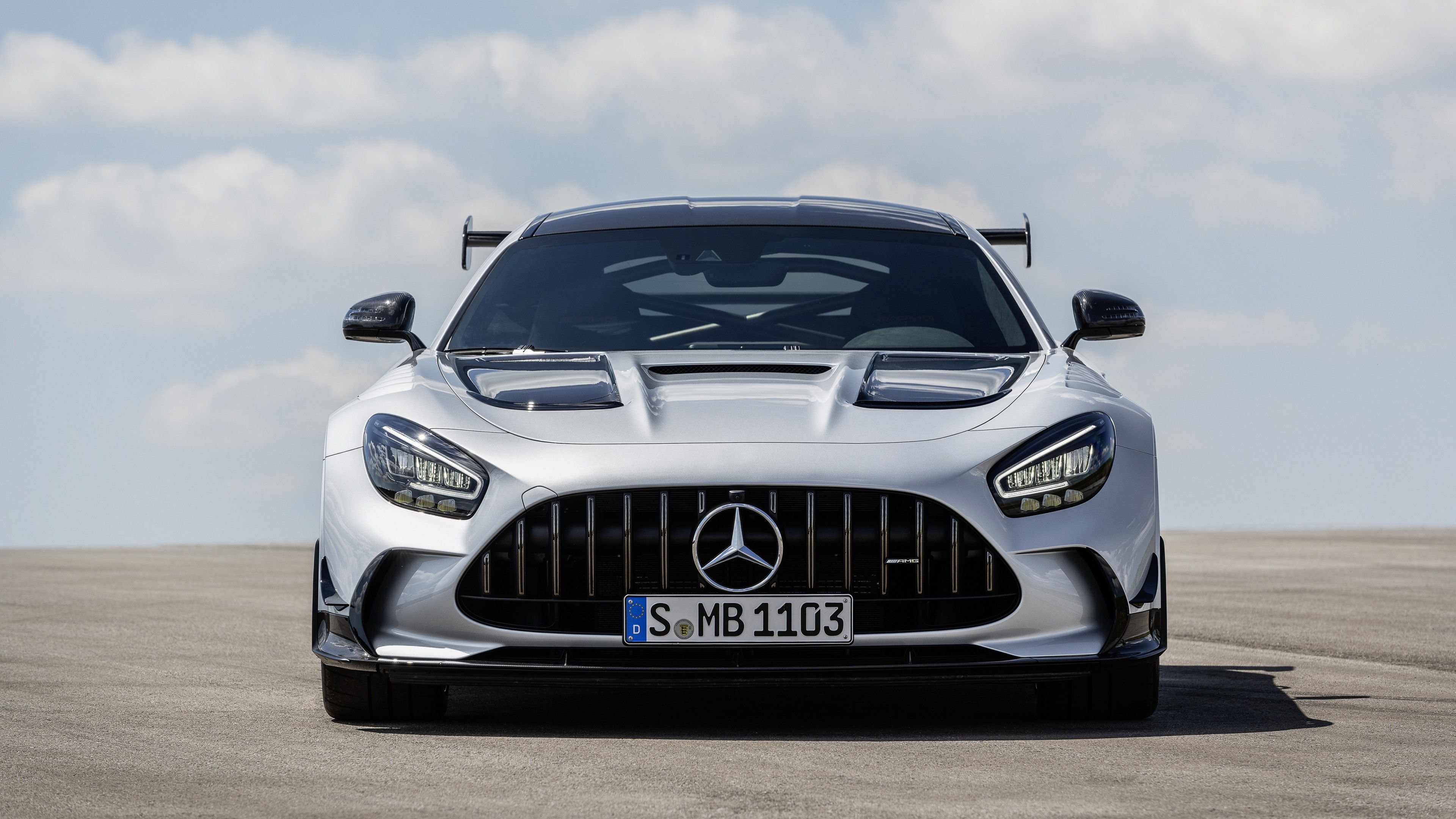 Mercedes-AMG GT Black Series, Mercedes-AMG, Silbernes Auto, Frontansicht, Supersportwagen, Wolken, 2160p Wallpaper