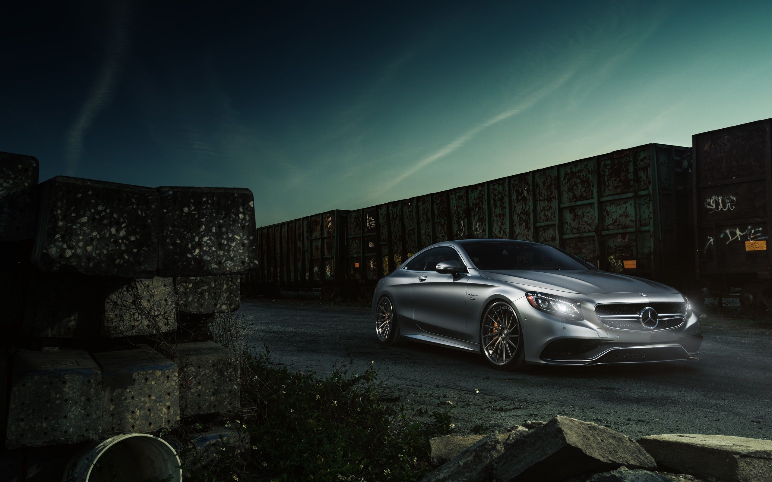 Mercedes-AMG S 63 Coupé, Mercedes-Benz, Silbernes Auto, Dämmerung, Felsen, 2K, PC-Hintergrundbild