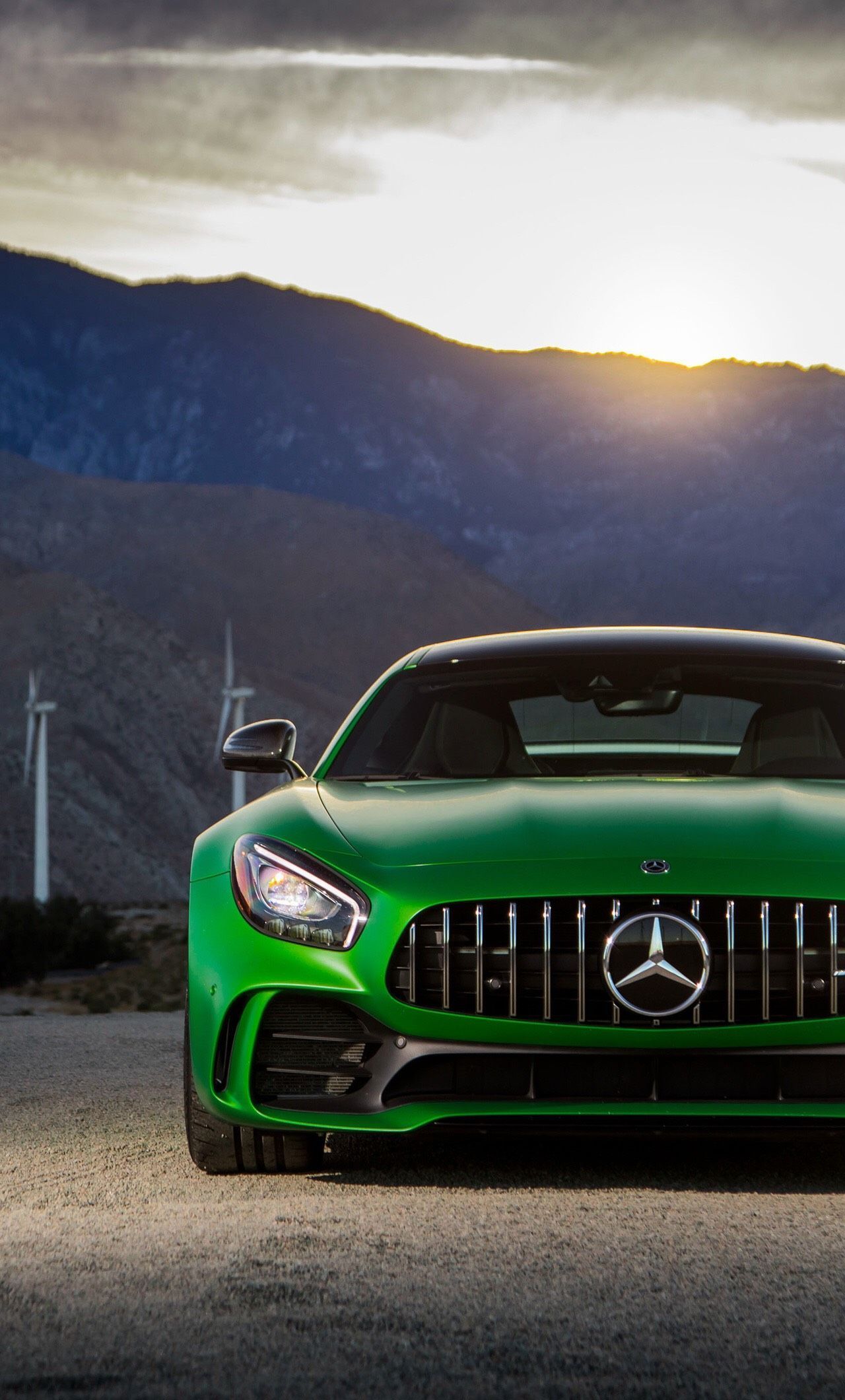 Mercedes-AMG GT R, Mercedes-AMG, Grünes Auto, Berge, Sonnenuntergang, Hintergrundbild fürs Handy