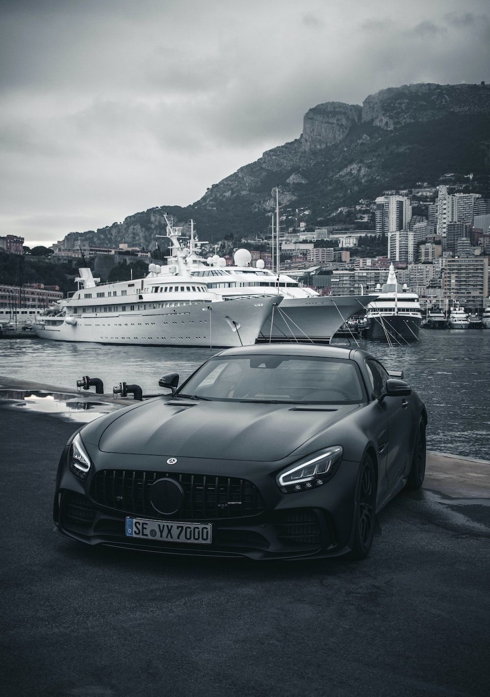 Mercedes-AMG GT, Monaco, Hafen, Yachten, Schwarzes Auto, Schwarz-Weiß, HD, iPad-Hintergrundbild