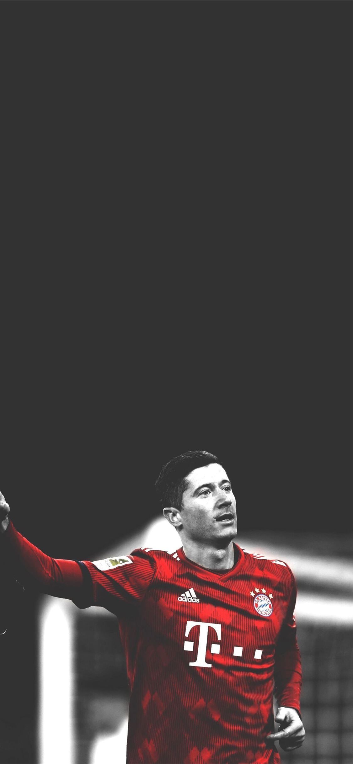 Robert Lewandowski, FC Bayern München, Schwarz-Weiß, Dunkelgrau, Porträt, Full HD, iPhone-Hintergrundbild