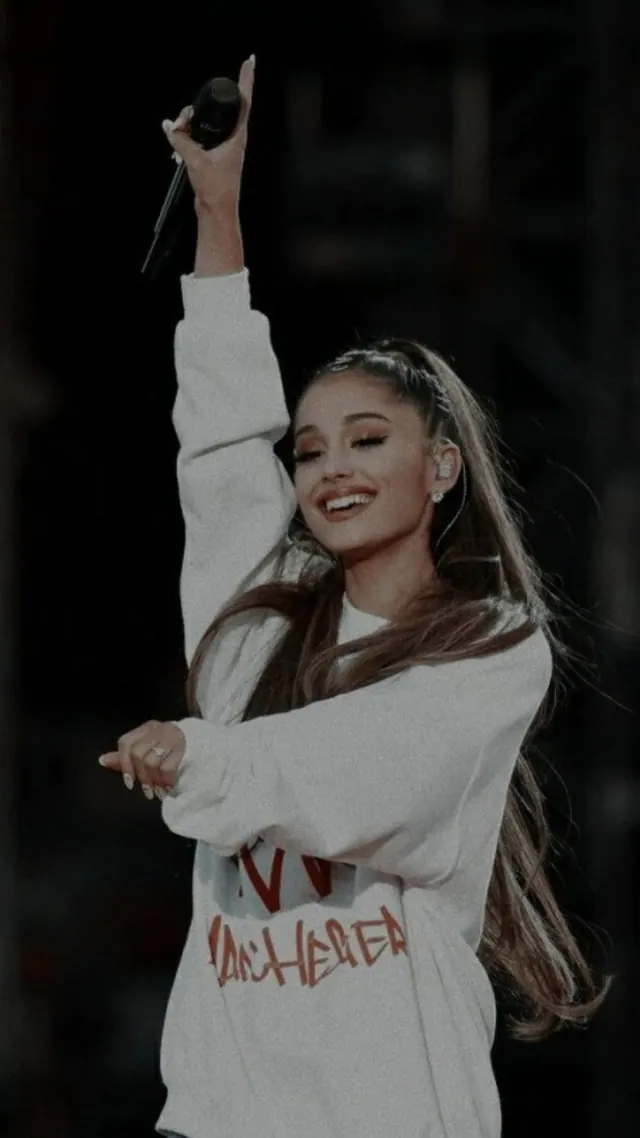 Ariana Grande – Handy-Hintergrundbilder